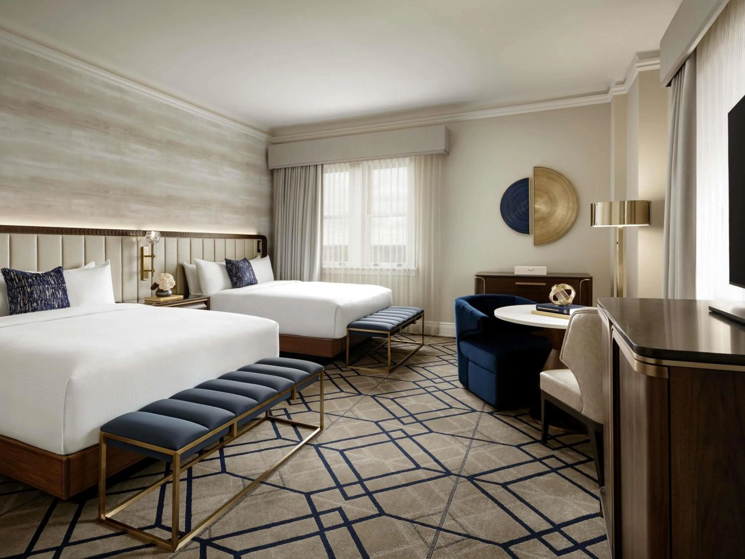 Bedroom, Bed in Fairmont Hotel Macdonald