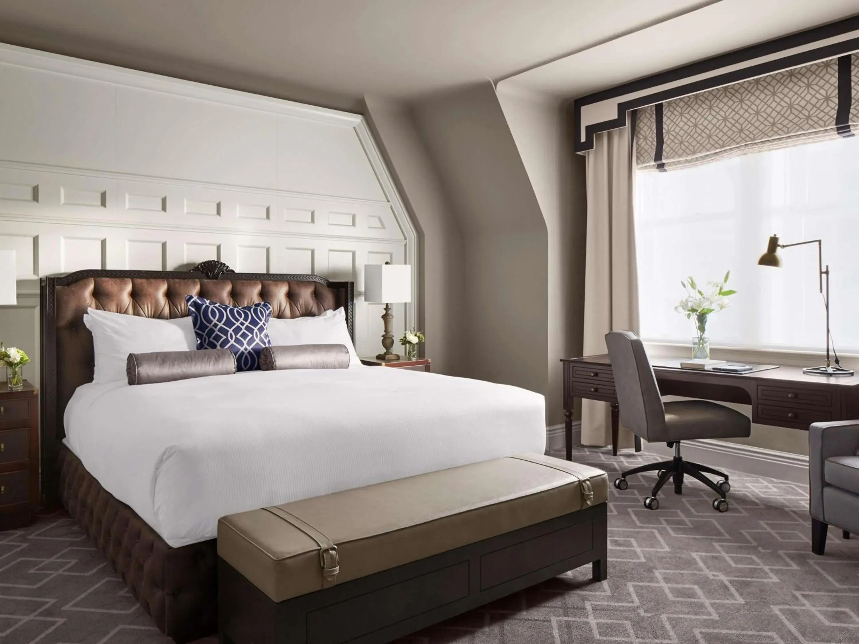 Fairmont Gold King with River View in Fairmont Hotel Macdonald Fairmont Gold King with River View in Fairmont Hotel Macdonald