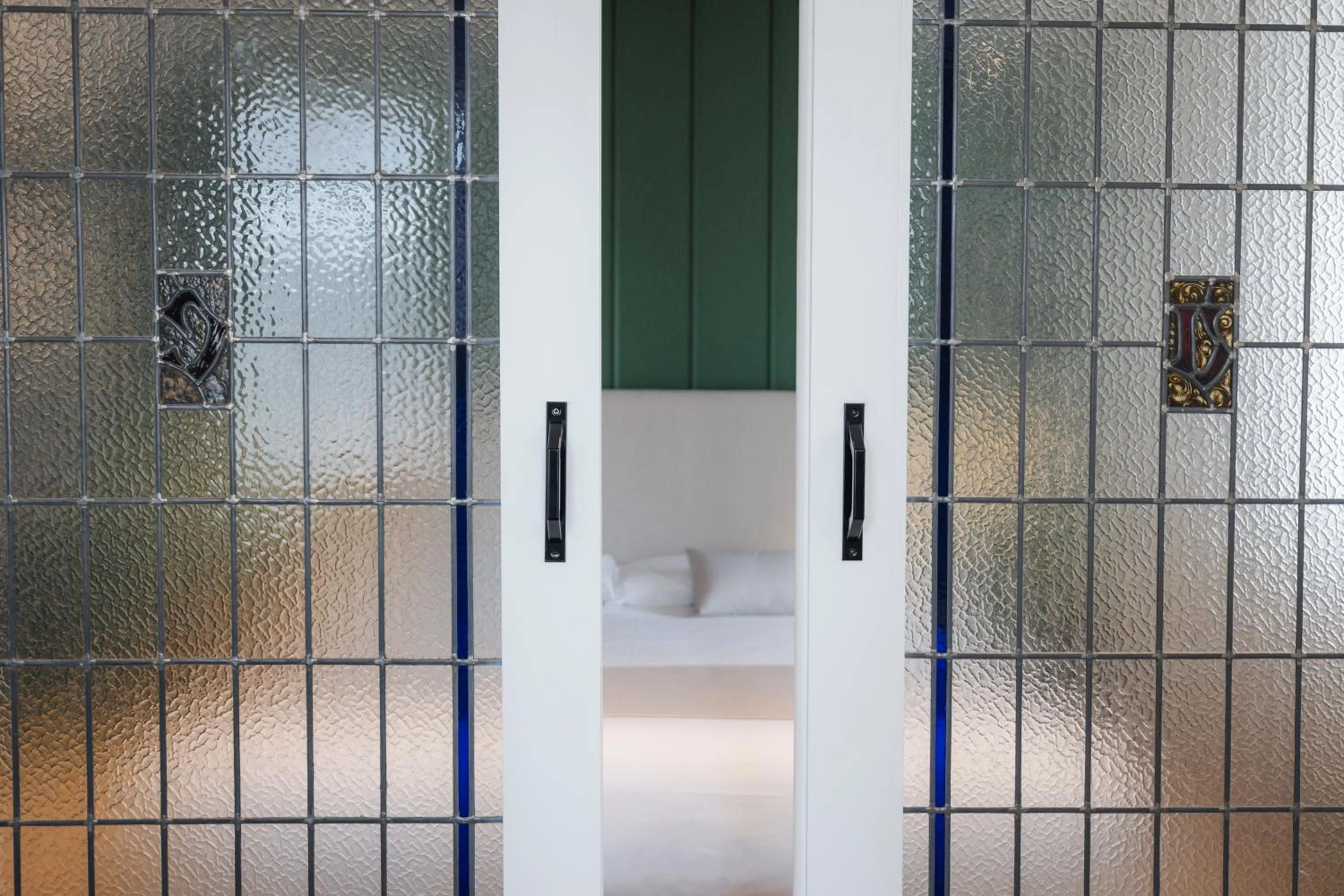 Bedroom, Bed in Mondragon Hotela