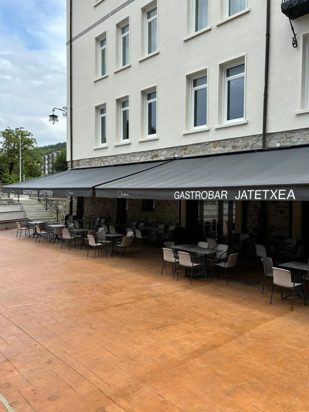 Restaurant/places to eat in Mondragon Hotela Restaurant/places to eat in Mondragon Hotela