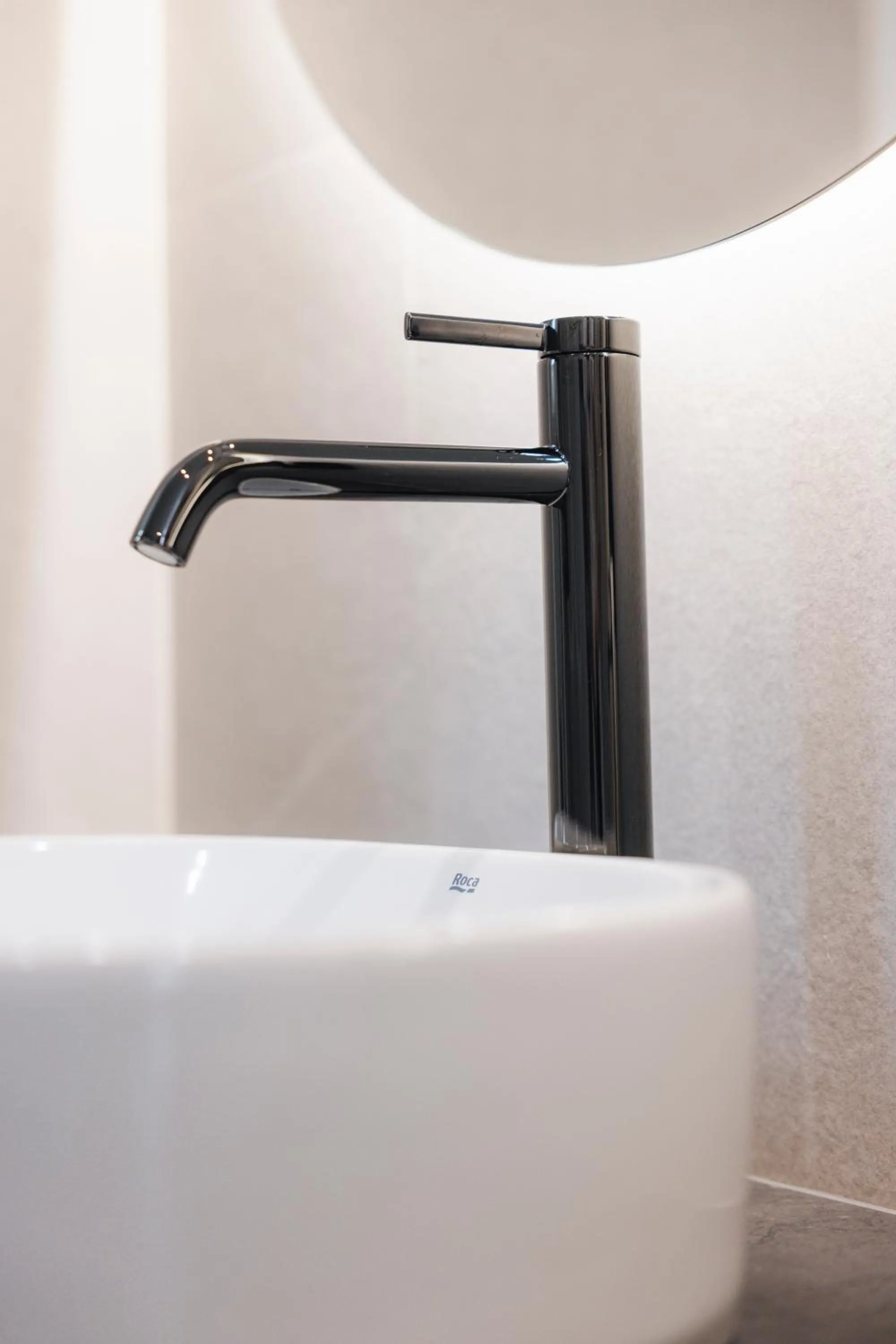 Bathroom in Mondragon Hotela