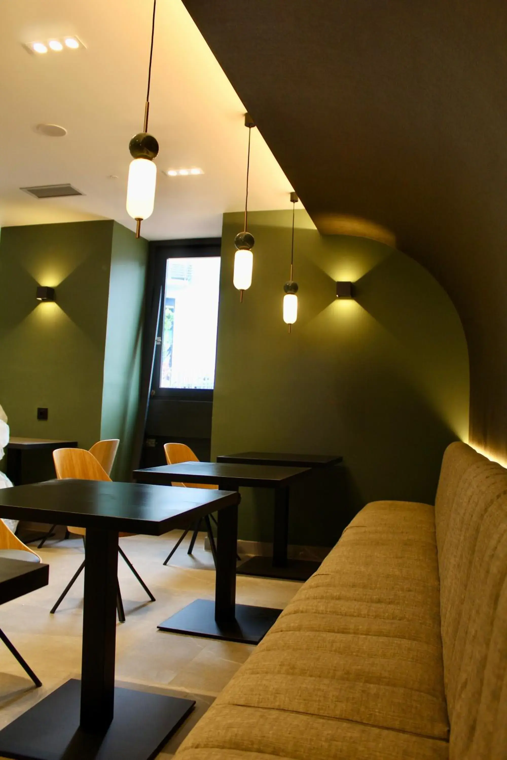 Restaurant/places to eat in Mondragon Hotela Restaurant/places to eat in Mondragon Hotela