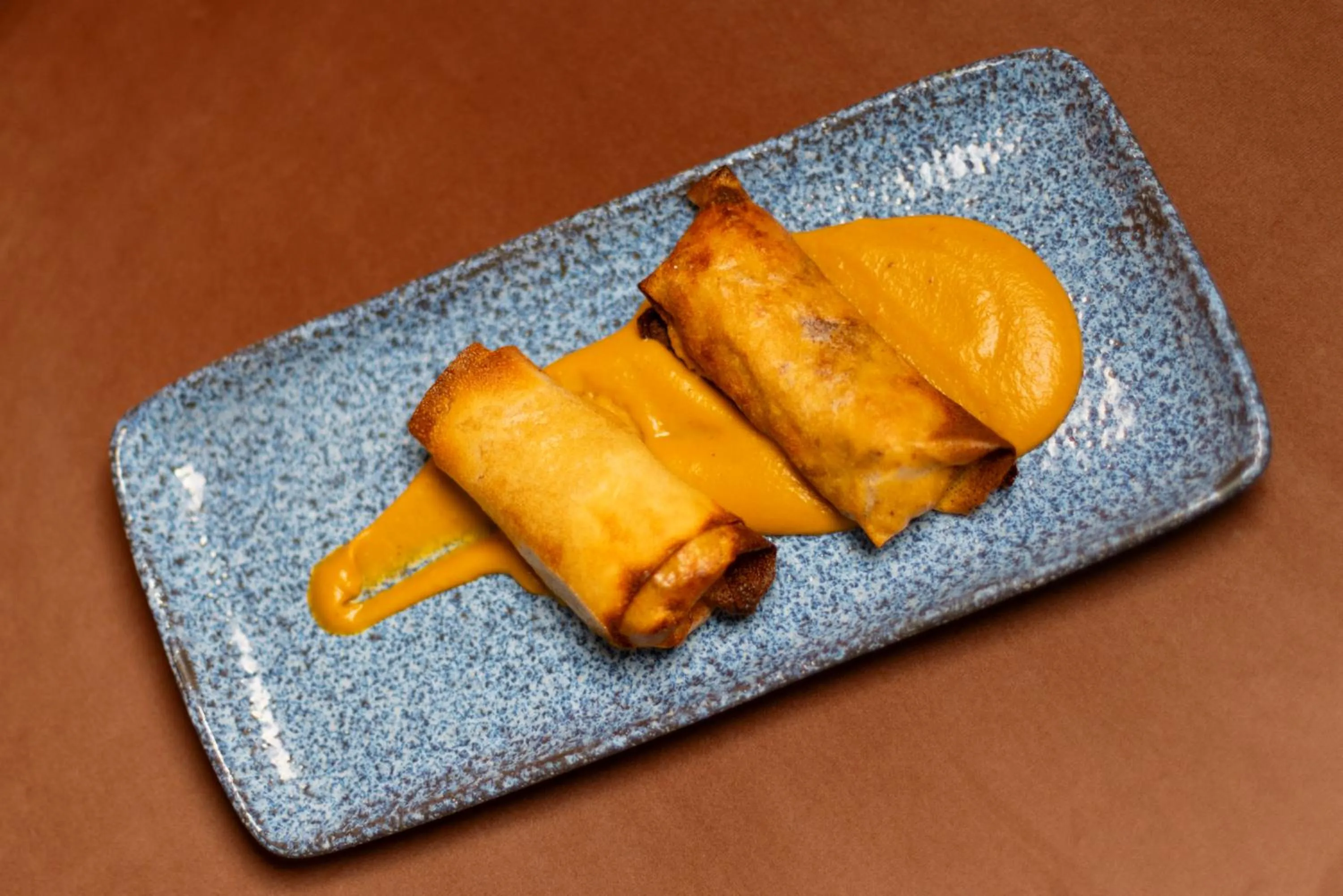 Restaurant/places to eat in Mondragon Hotela