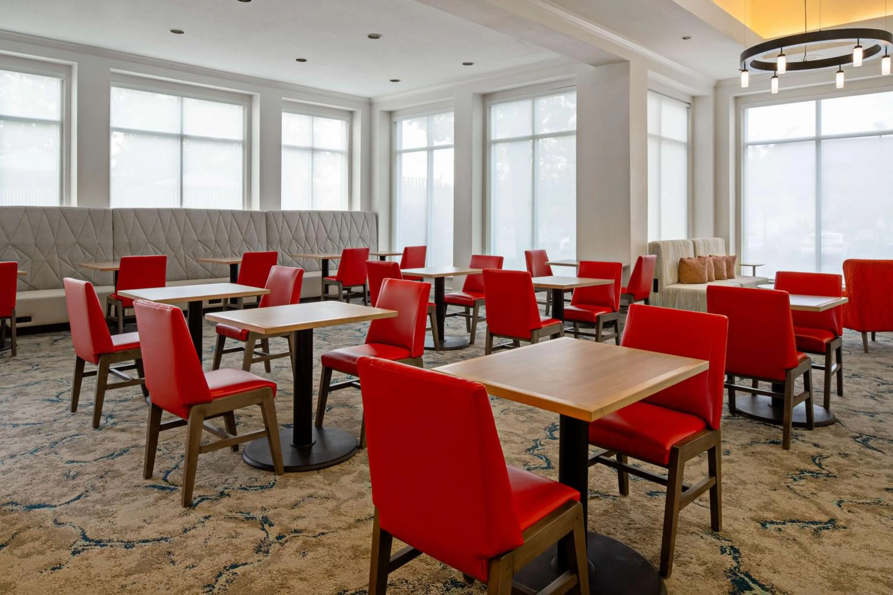 Restaurant/places to eat in Hilton Garden Inn Roseville