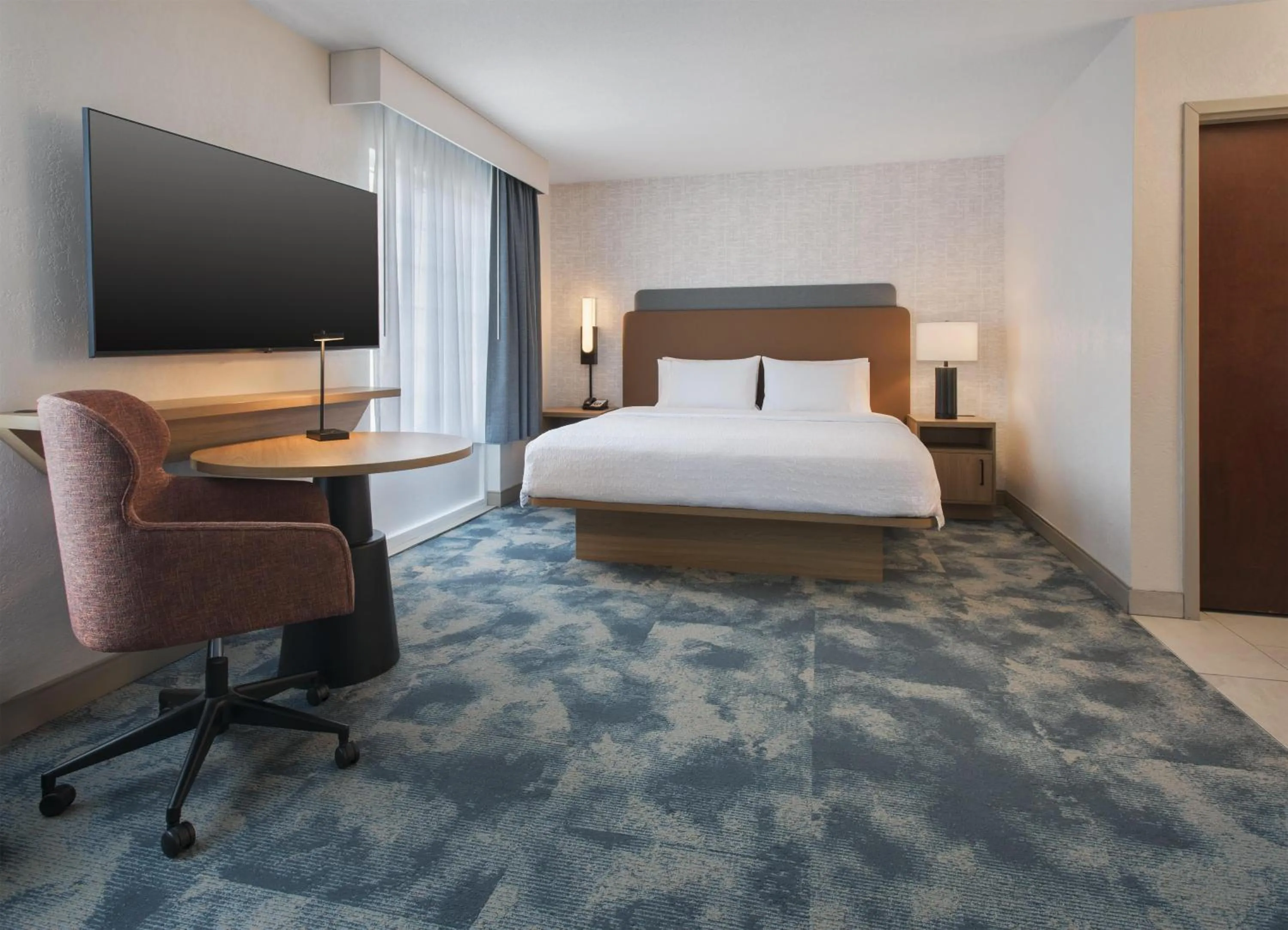 Bedroom, Bed in Hampton Inn & Suites Greenfield