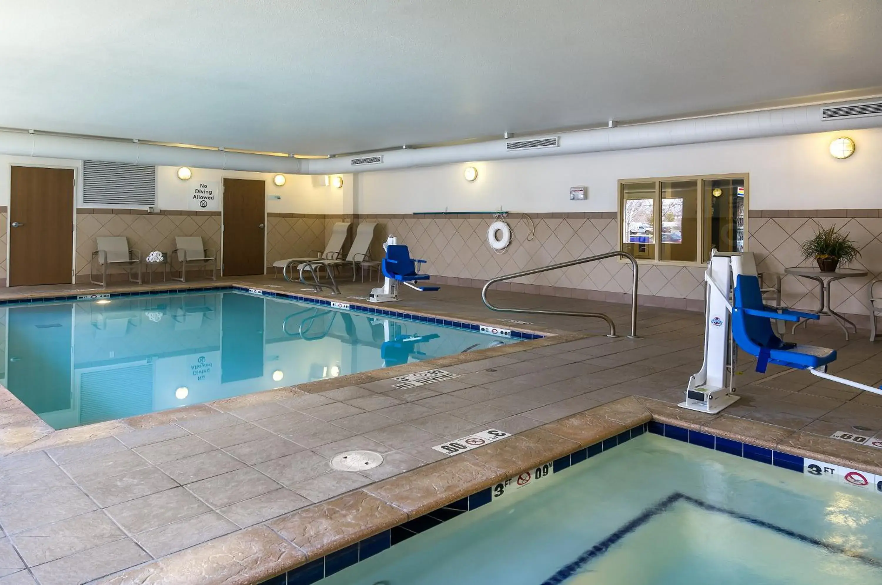 Swimming pool in Holiday Inn Express & Suites Sandy - South Salt Lake City by IHG Swimming pool in Holiday Inn Express & Suites Sandy - South Salt Lake City by IHG