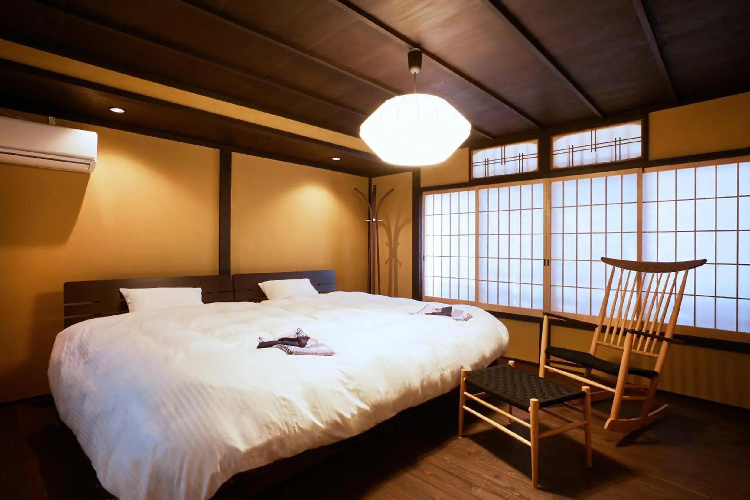 Bedroom, Bed in Rinn Shijo Takasegawa Bedroom, Bed in Rinn Shijo Takasegawa