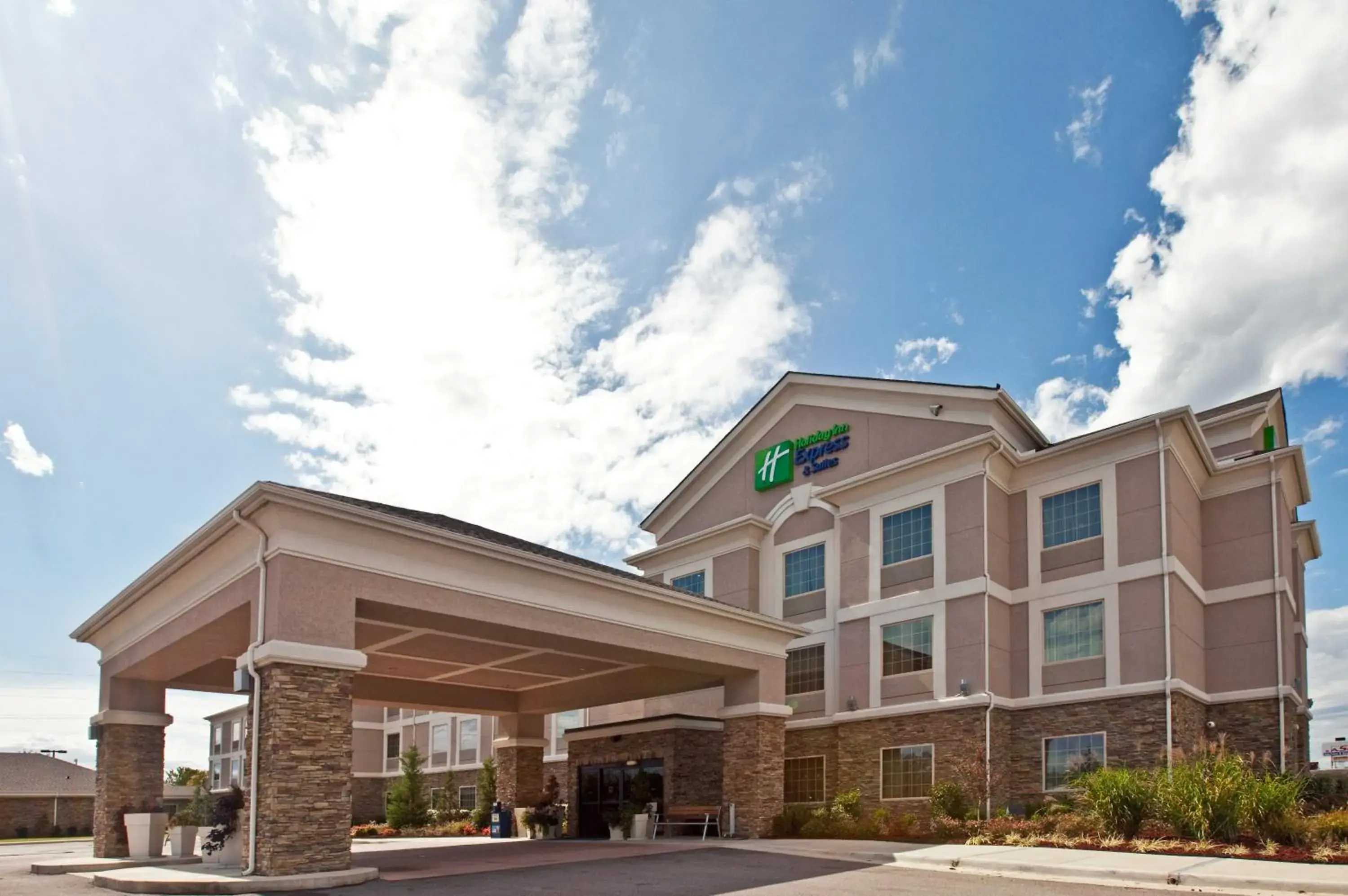 Property building in Holiday Inn Express Hotel and Suites Ada by IHG Property building in Holiday Inn Express Hotel and Suites Ada by IHG