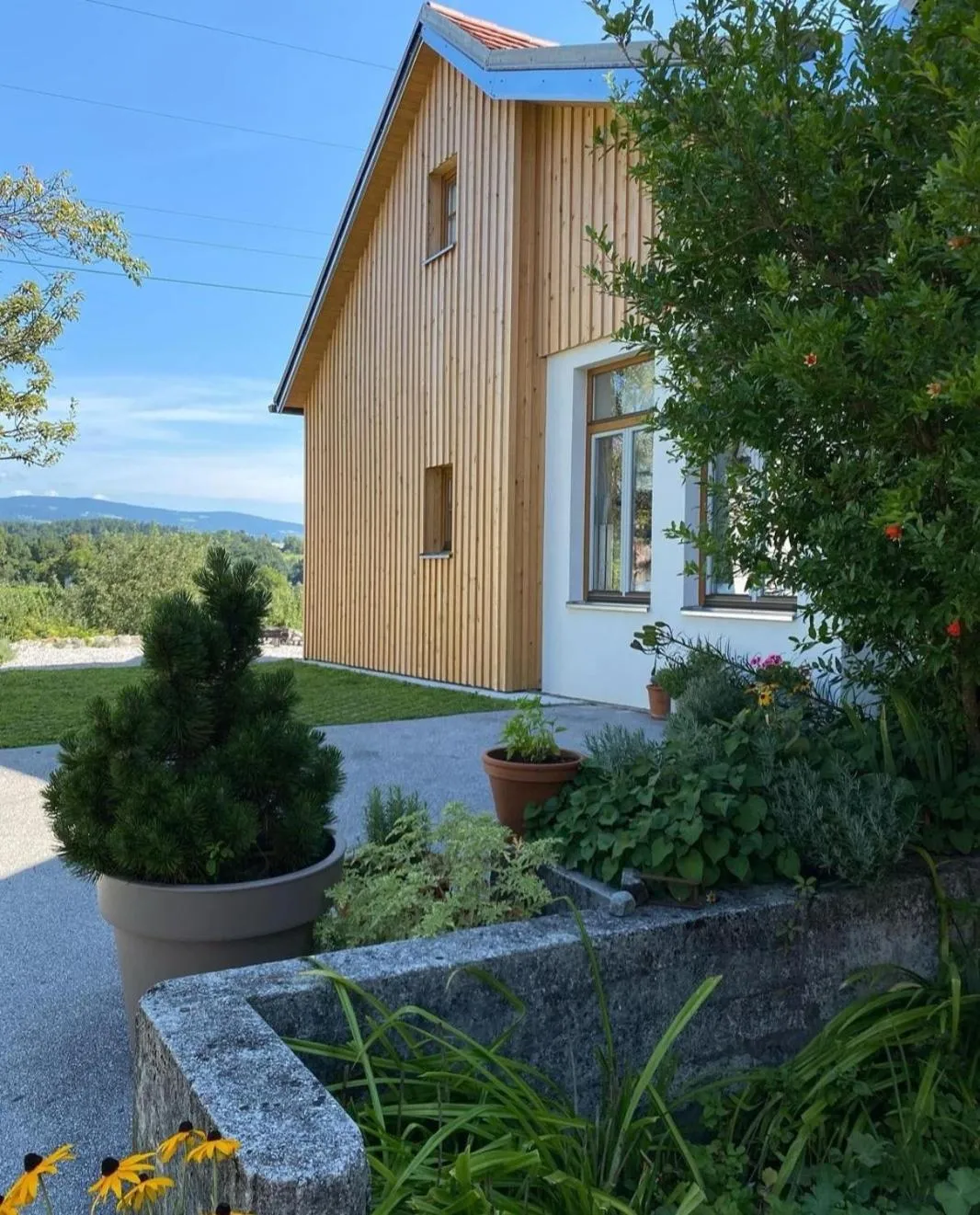 Property building in Mala Kmetija