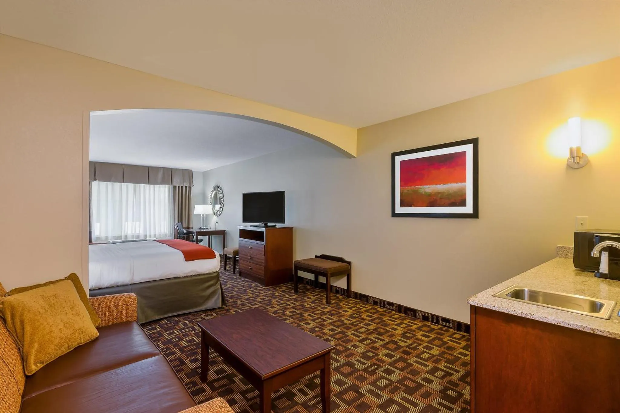 Photo of the whole room, Bed in Holiday Inn Express Hotel & Suites Salina by IHG