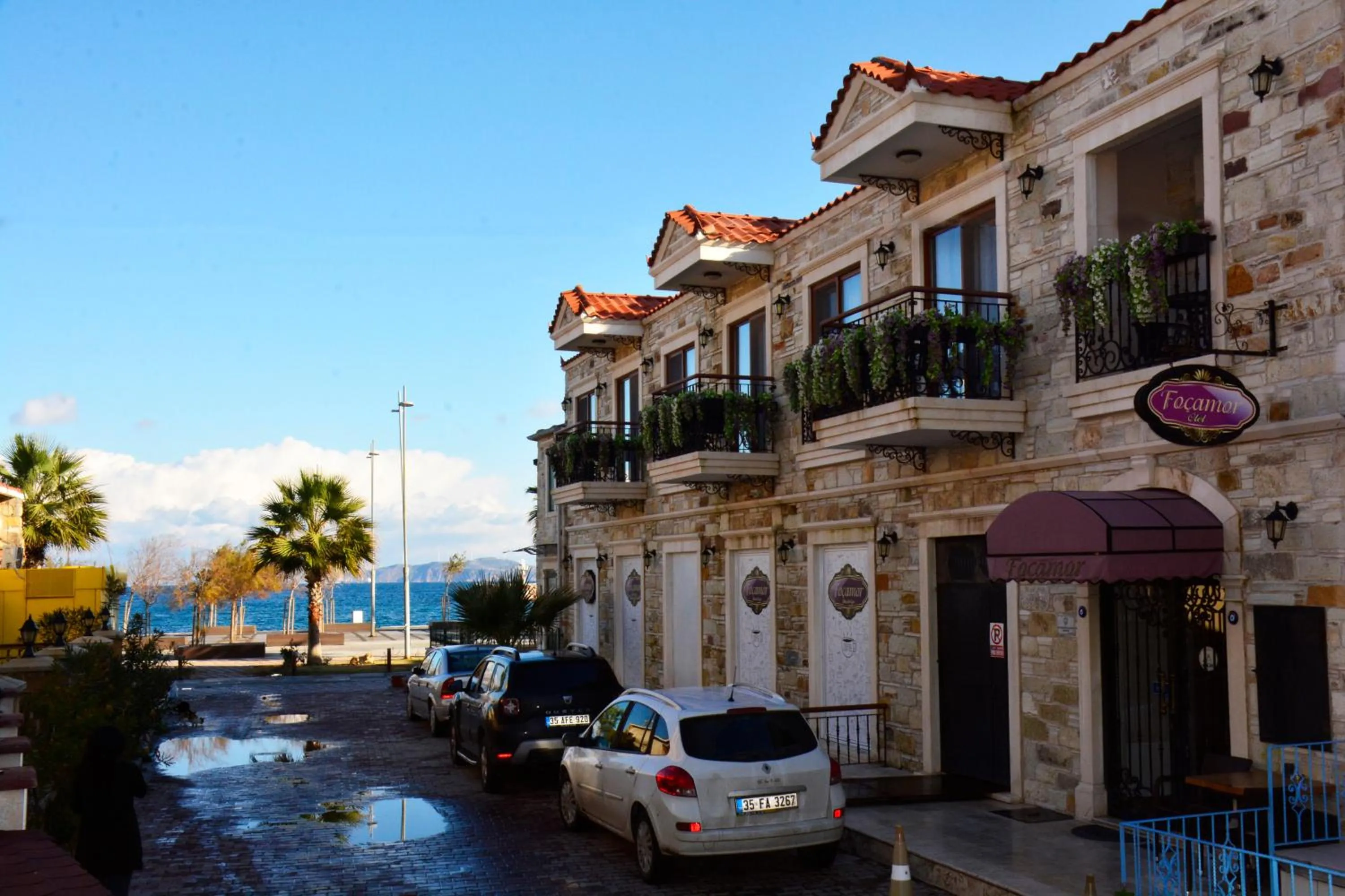 Facade/entrance in Focamor Otel