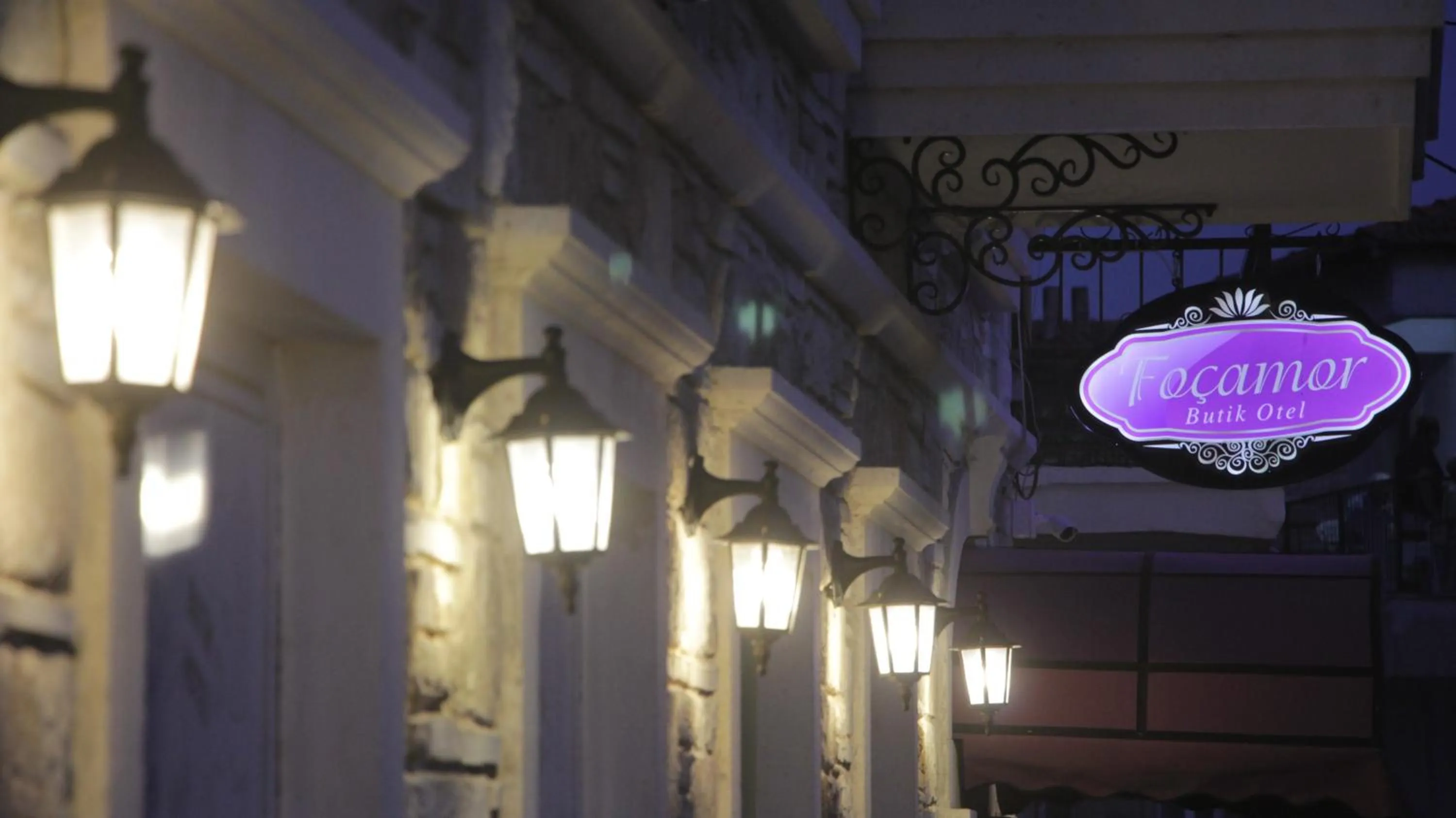 Night in Focamor Otel