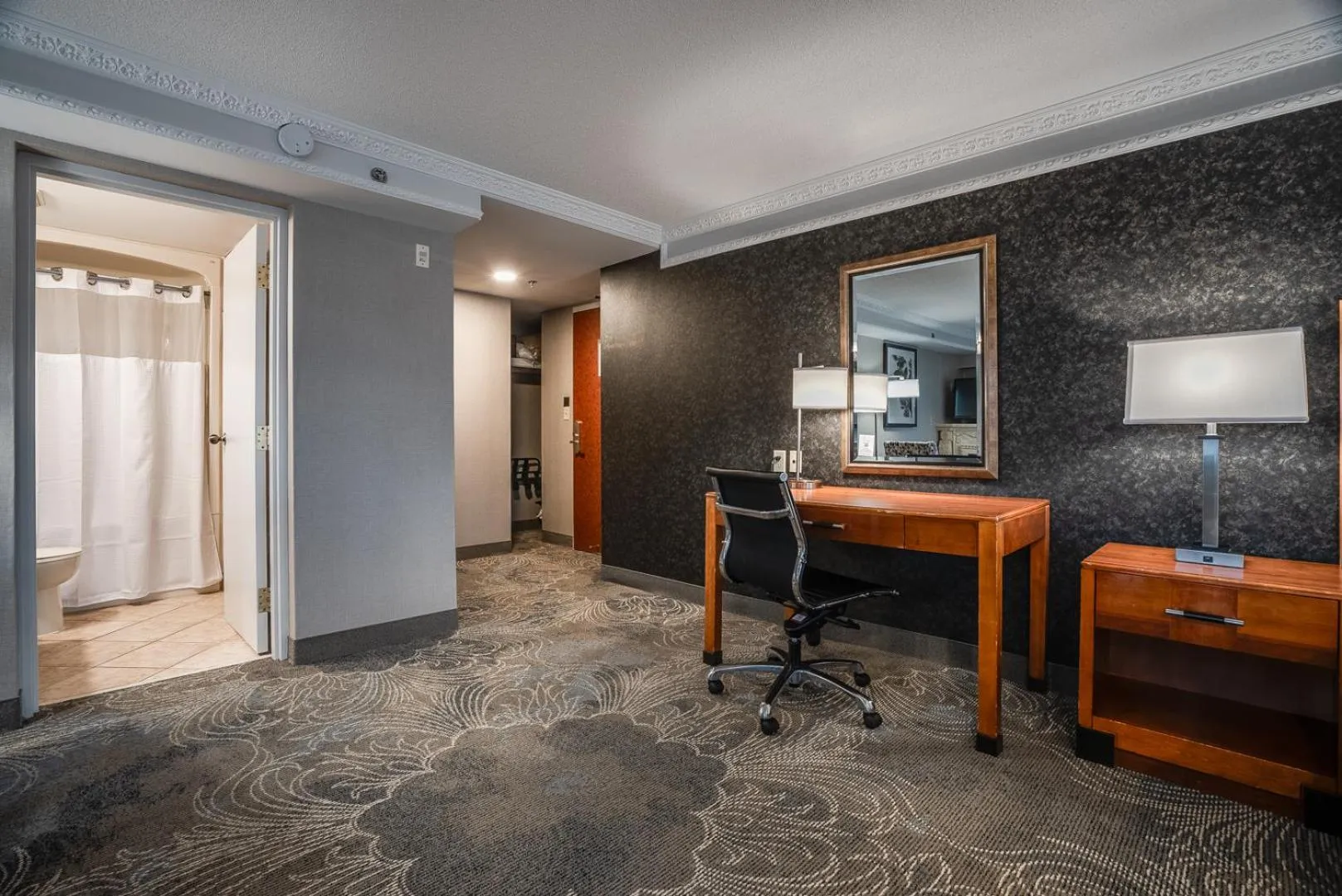 hair dresser in Monte Carlo Inn Barrie - Newly Renovated