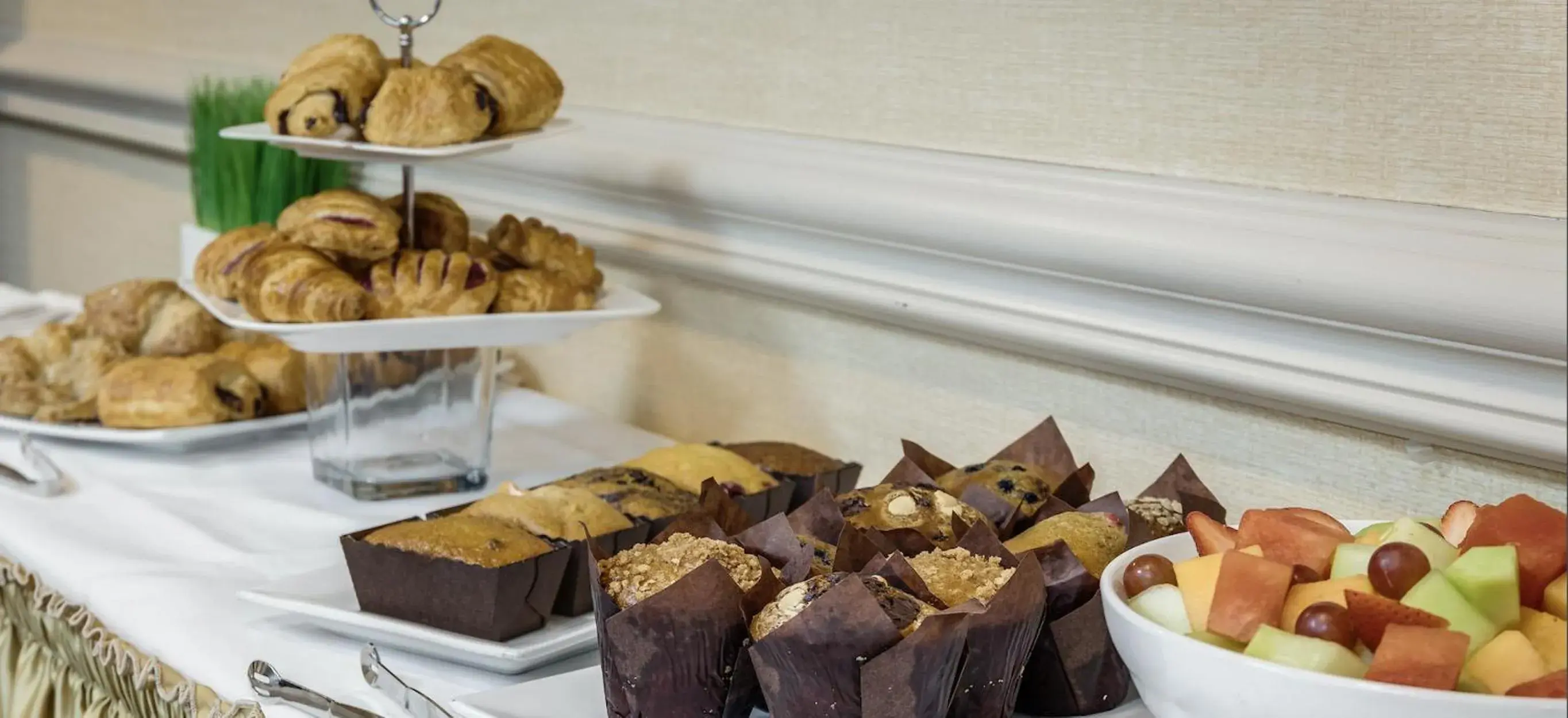 Continental breakfast in Monte Carlo Inn Barrie - Newly Renovated Continental breakfast in Monte Carlo Inn Barrie - Newly Renovated