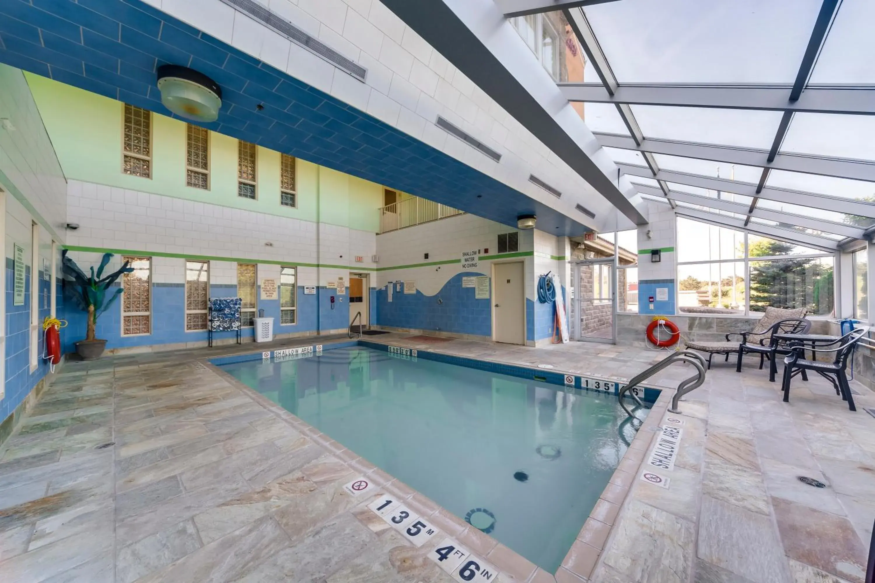 Swimming pool in Monte Carlo Inn Barrie - Newly Renovated Swimming pool in Monte Carlo Inn Barrie - Newly Renovated
