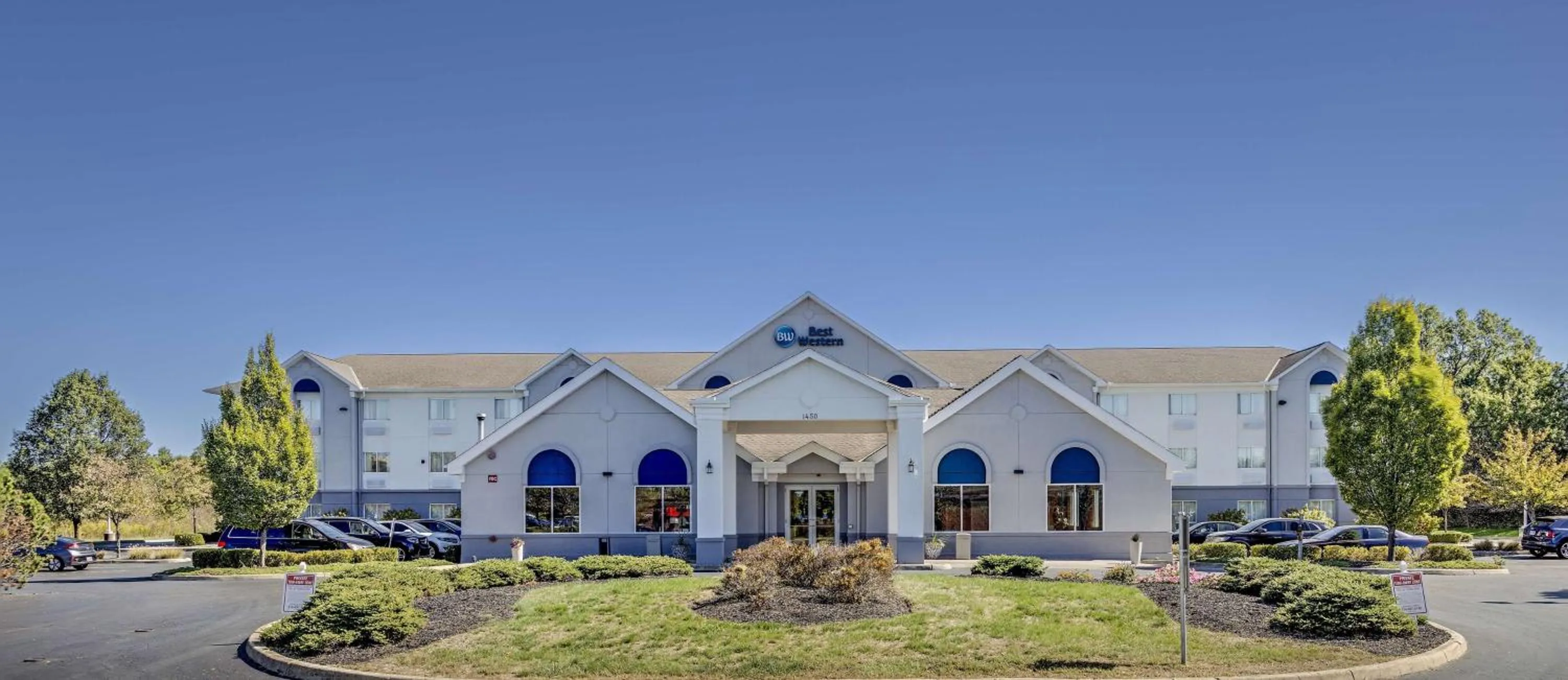 Property building in Best Western Port Columbus