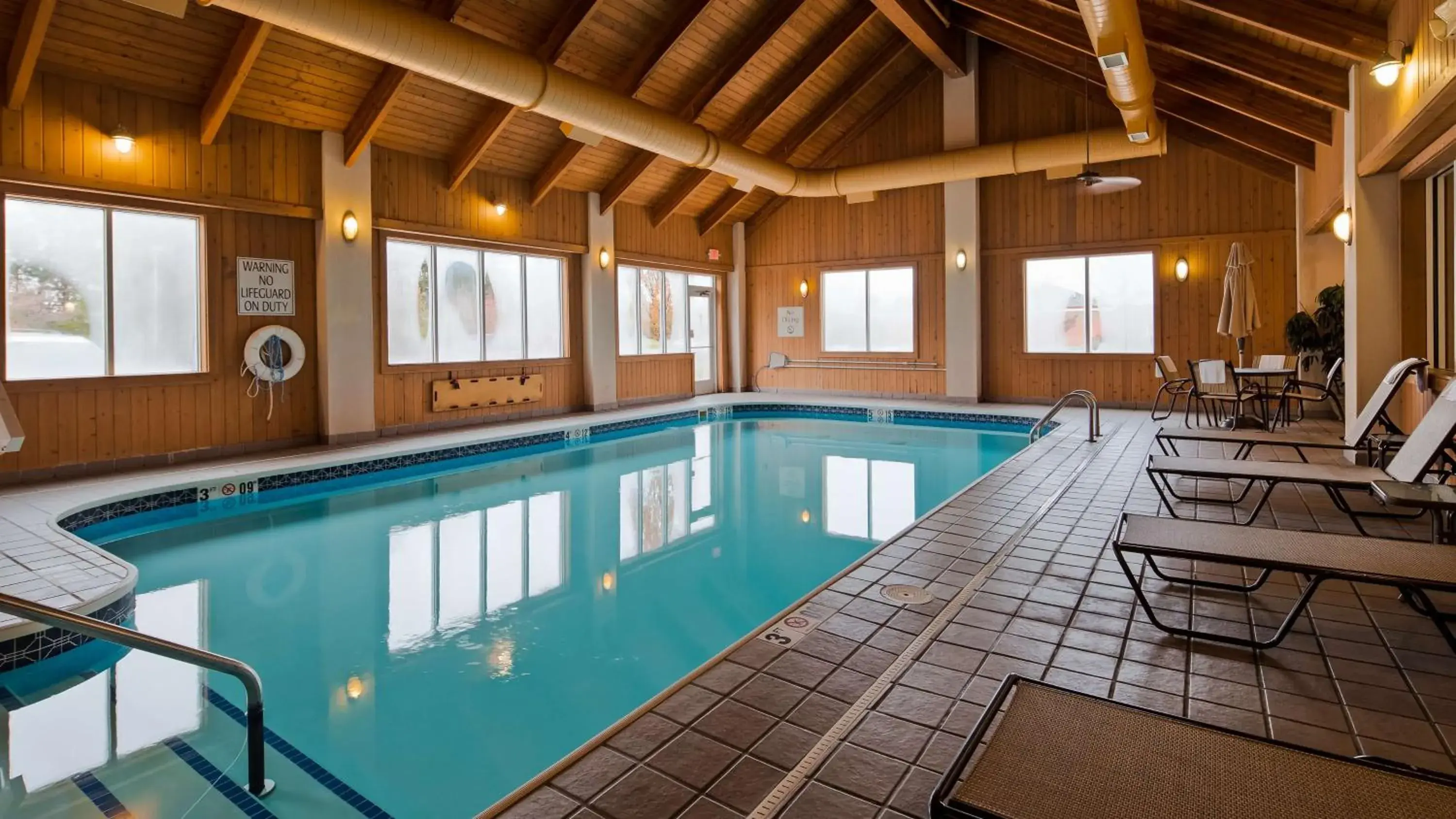Pool view in Best Western Port Columbus Pool view in Best Western Port Columbus