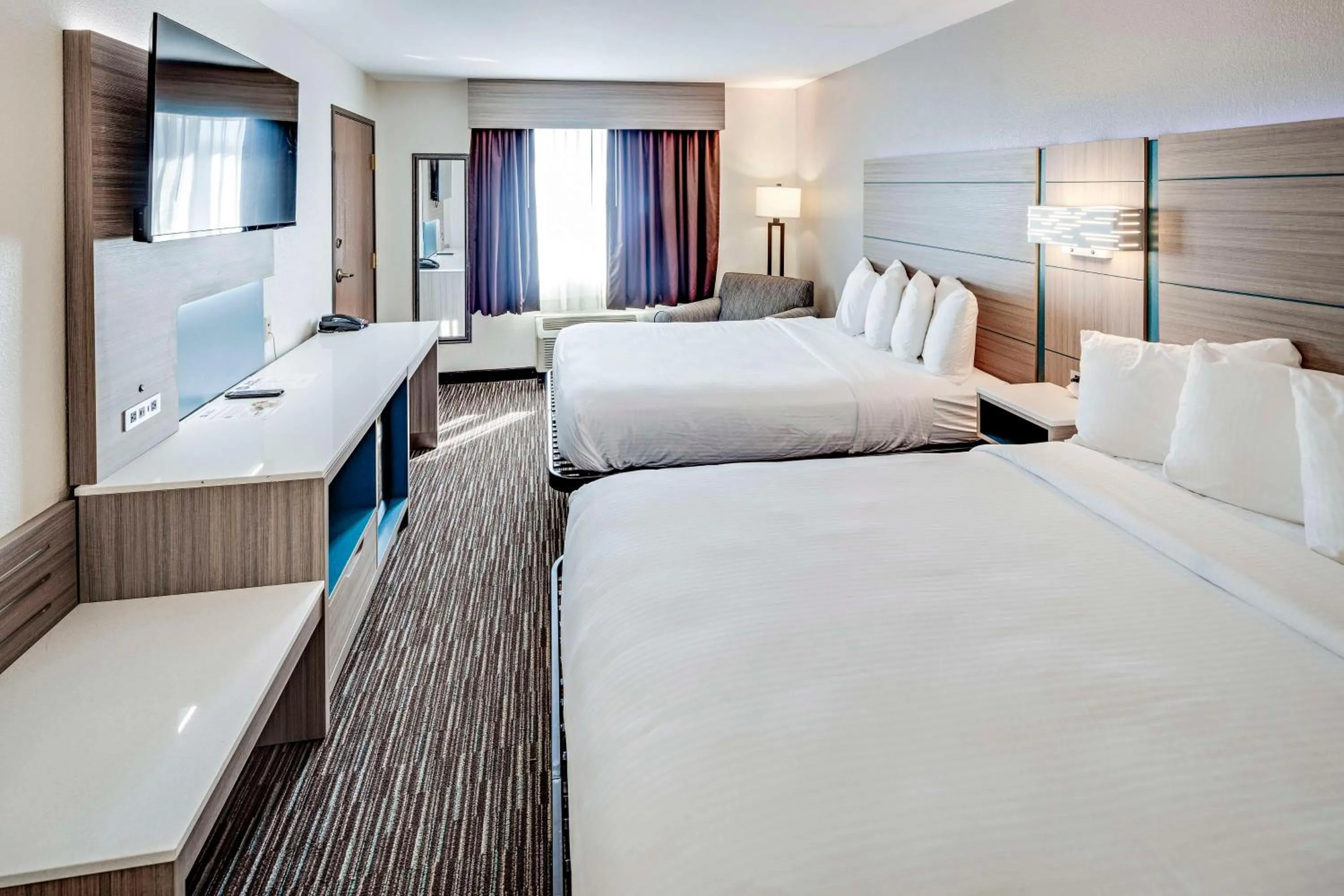 Bedroom, Bed in Best Western Port Columbus