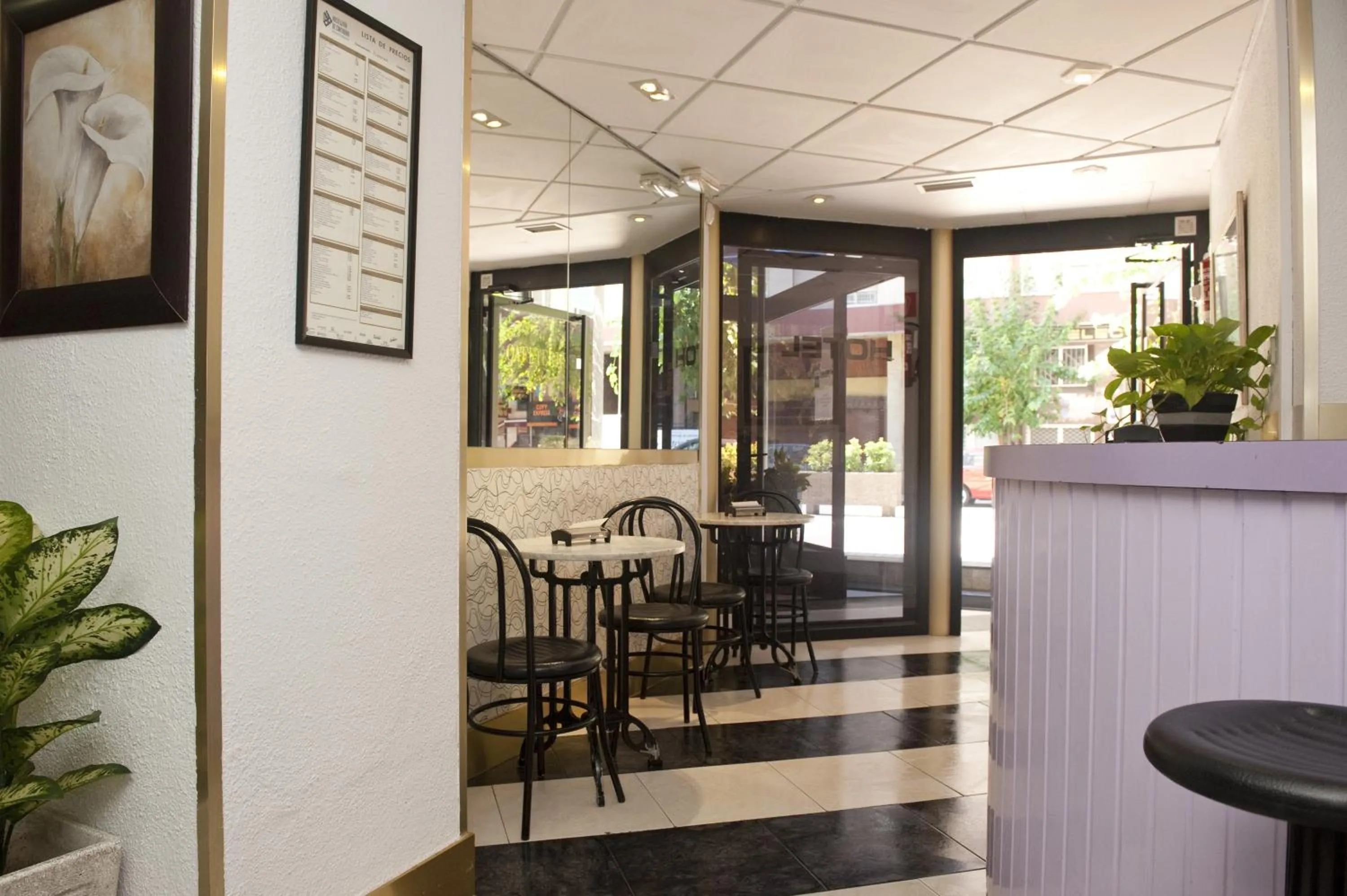 Lounge or bar in Hotel Arha Santander