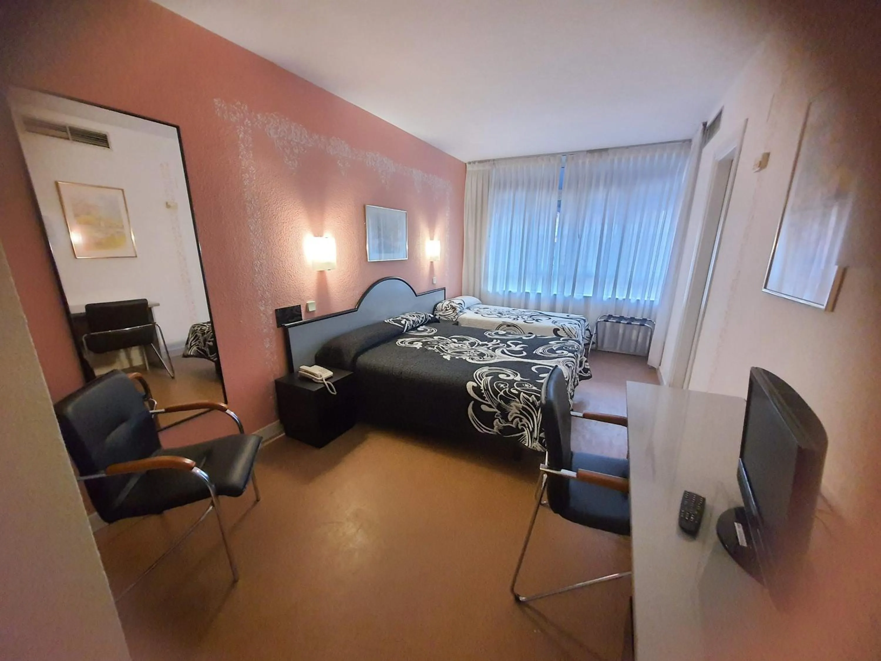 Bedroom, Bed in Hotel Arha Santander