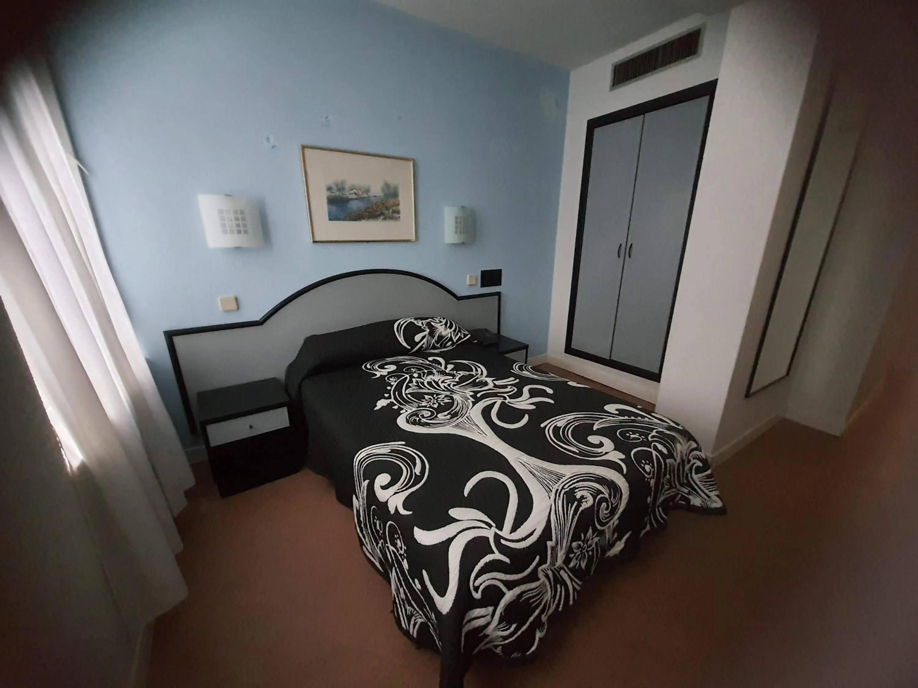 Bedroom, Bed in Hotel Arha Santander