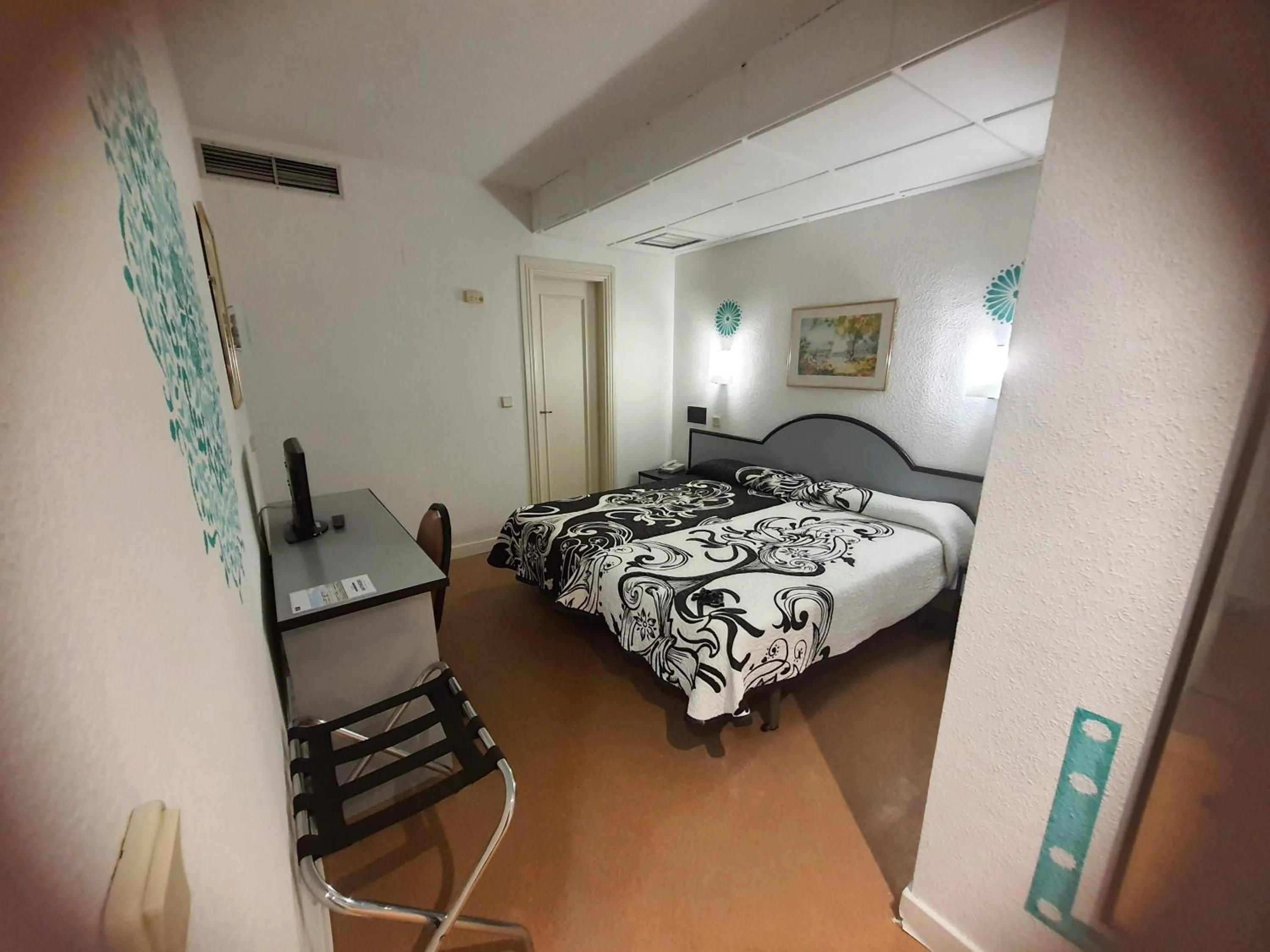 Bedroom, Bed in Hotel Arha Santander