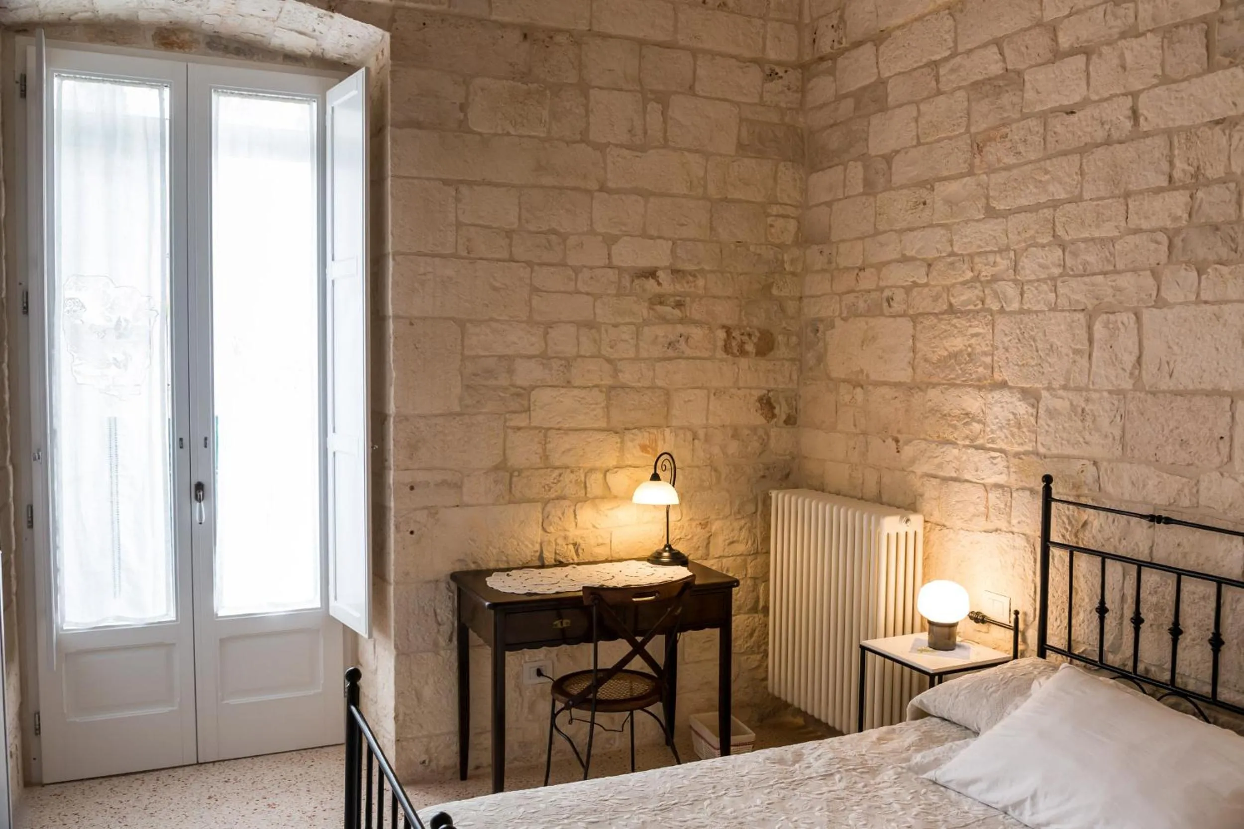 Bedroom, Bed in Da Concavo e Convesso