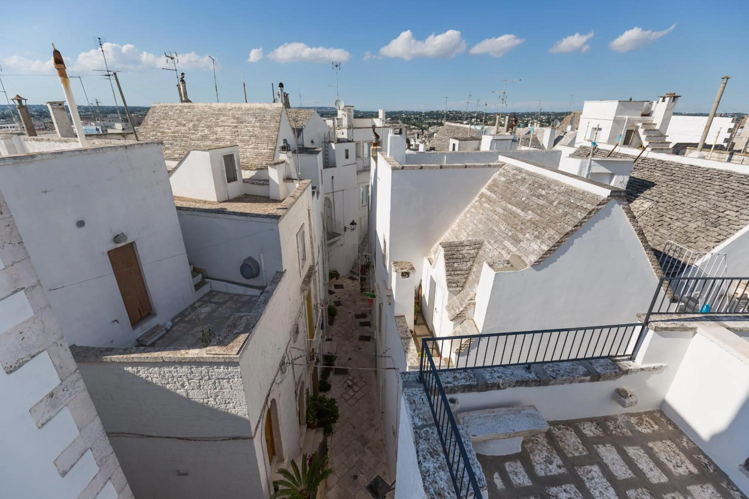 Neighbourhood in Da Concavo e Convesso