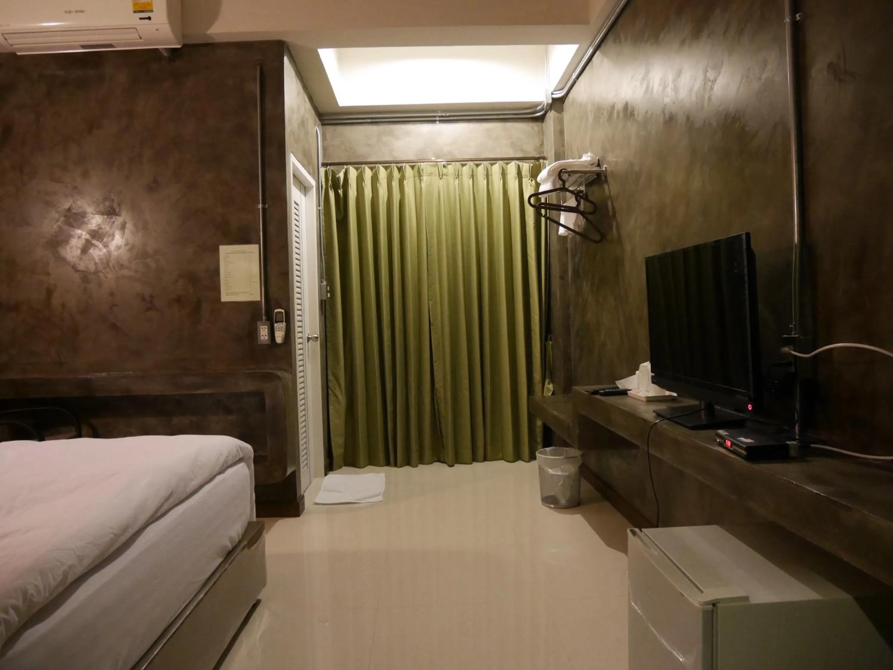 Bedroom, Bed in Green Garden Place