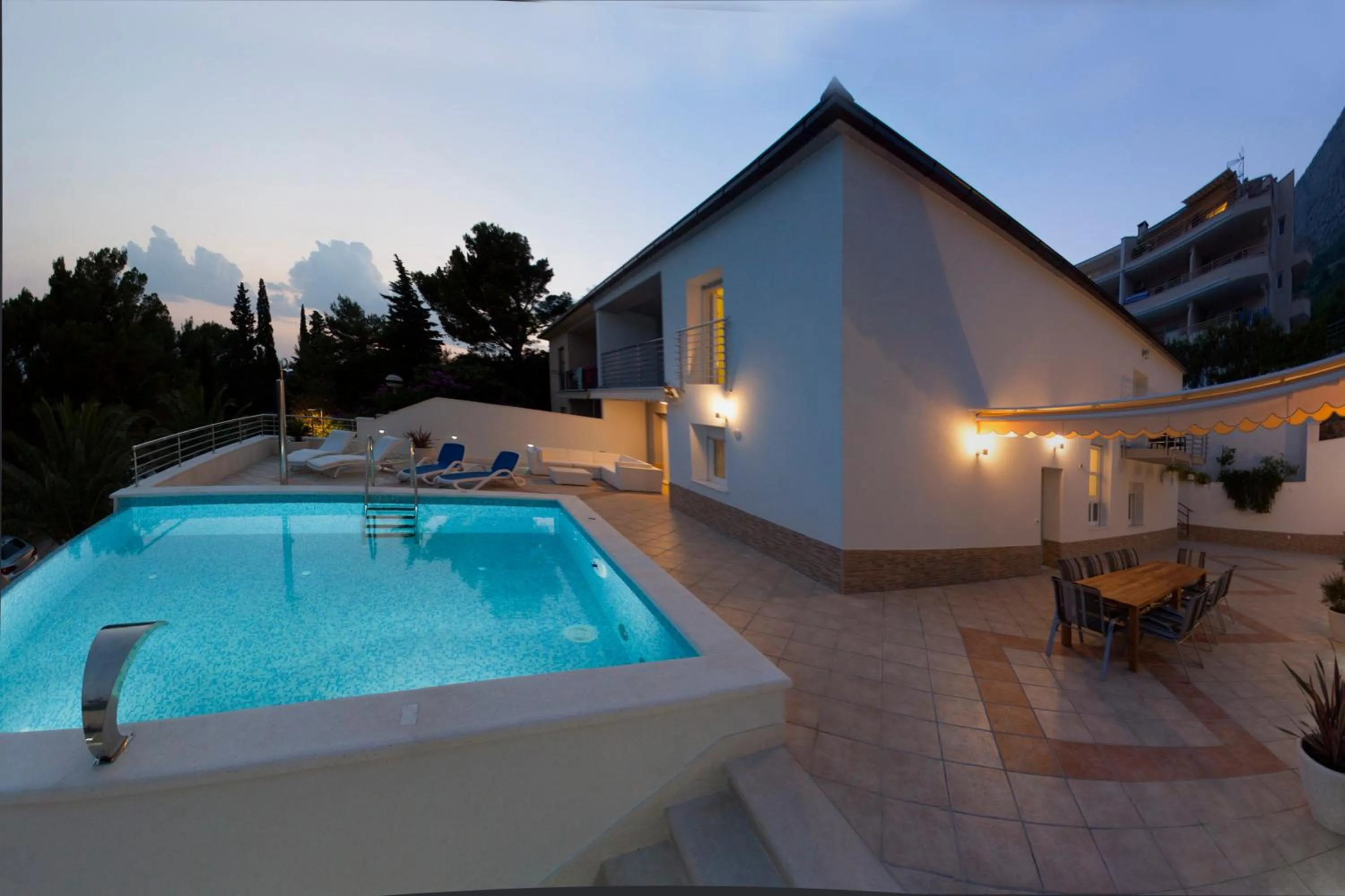 Night in Villa Vinka