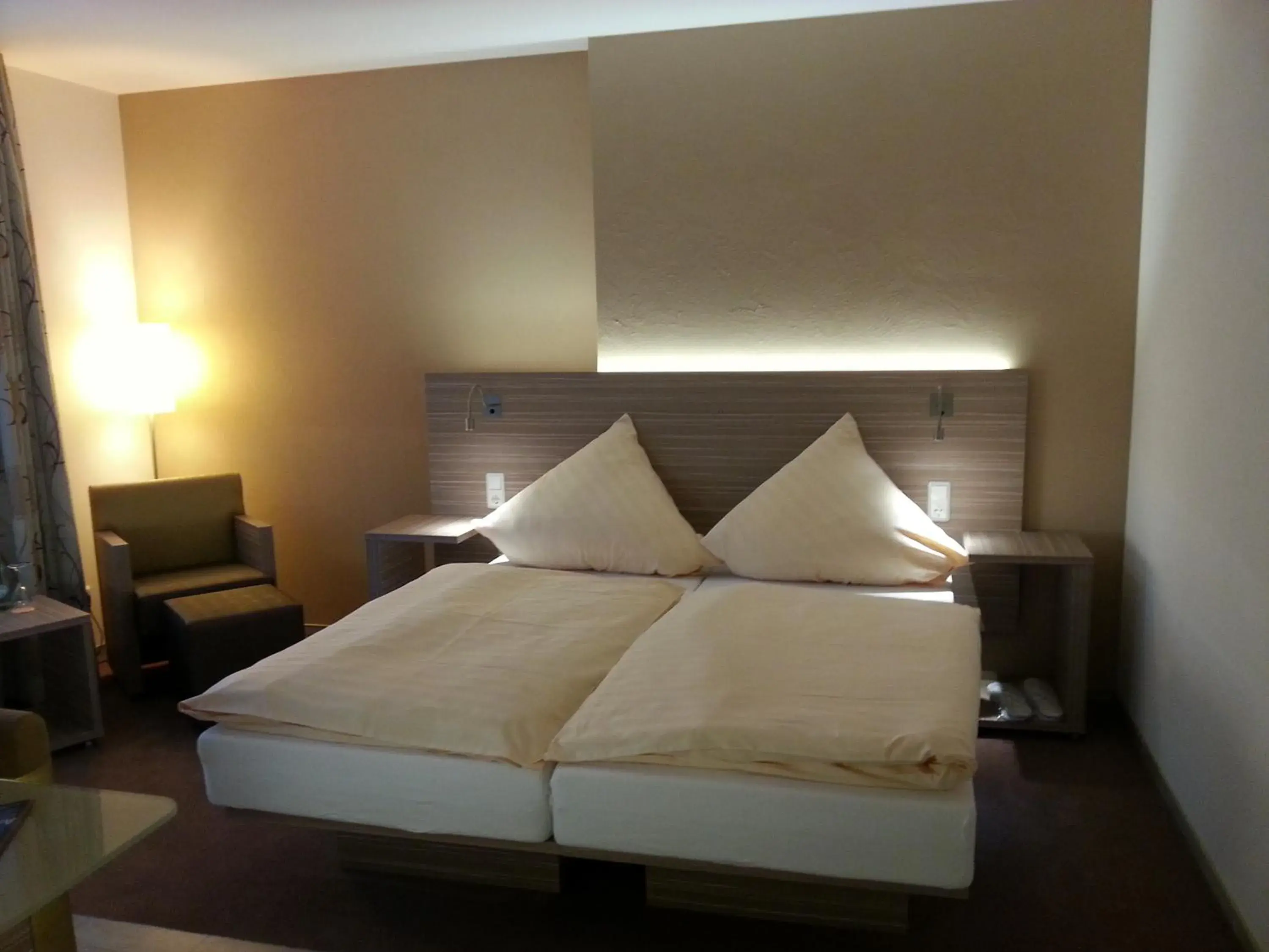 Bedroom, Bed in Hotel Restaurant Itzumer Paß Bedroom, Bed in Hotel Restaurant Itzumer Paß