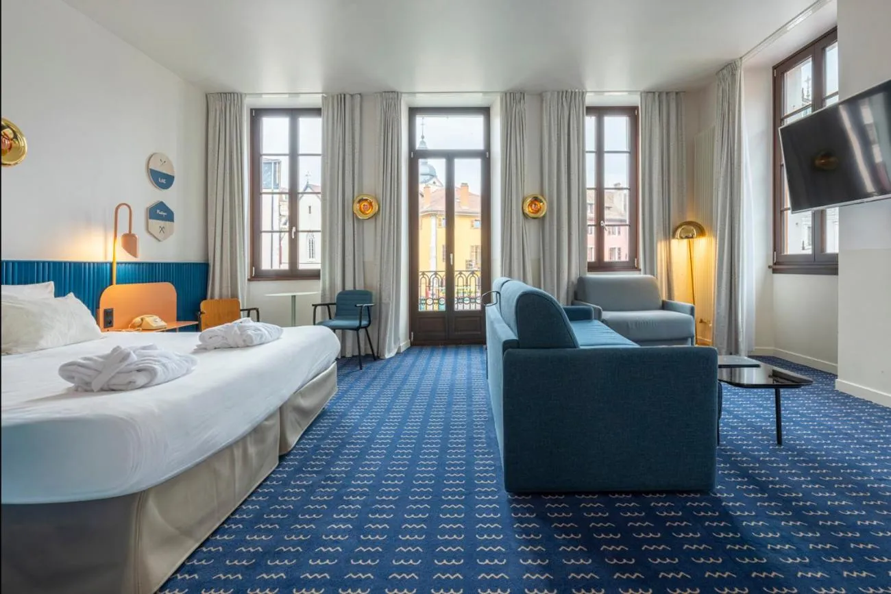 Bed in Hôtel du Palais de l'Isle