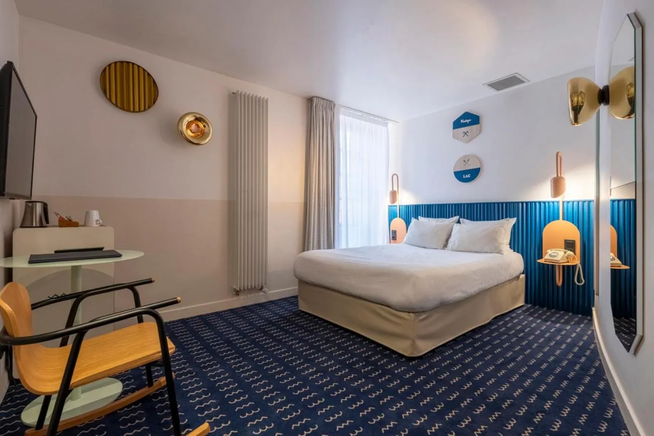 Photo of the whole room, Bed in Hôtel du Palais de l'Isle