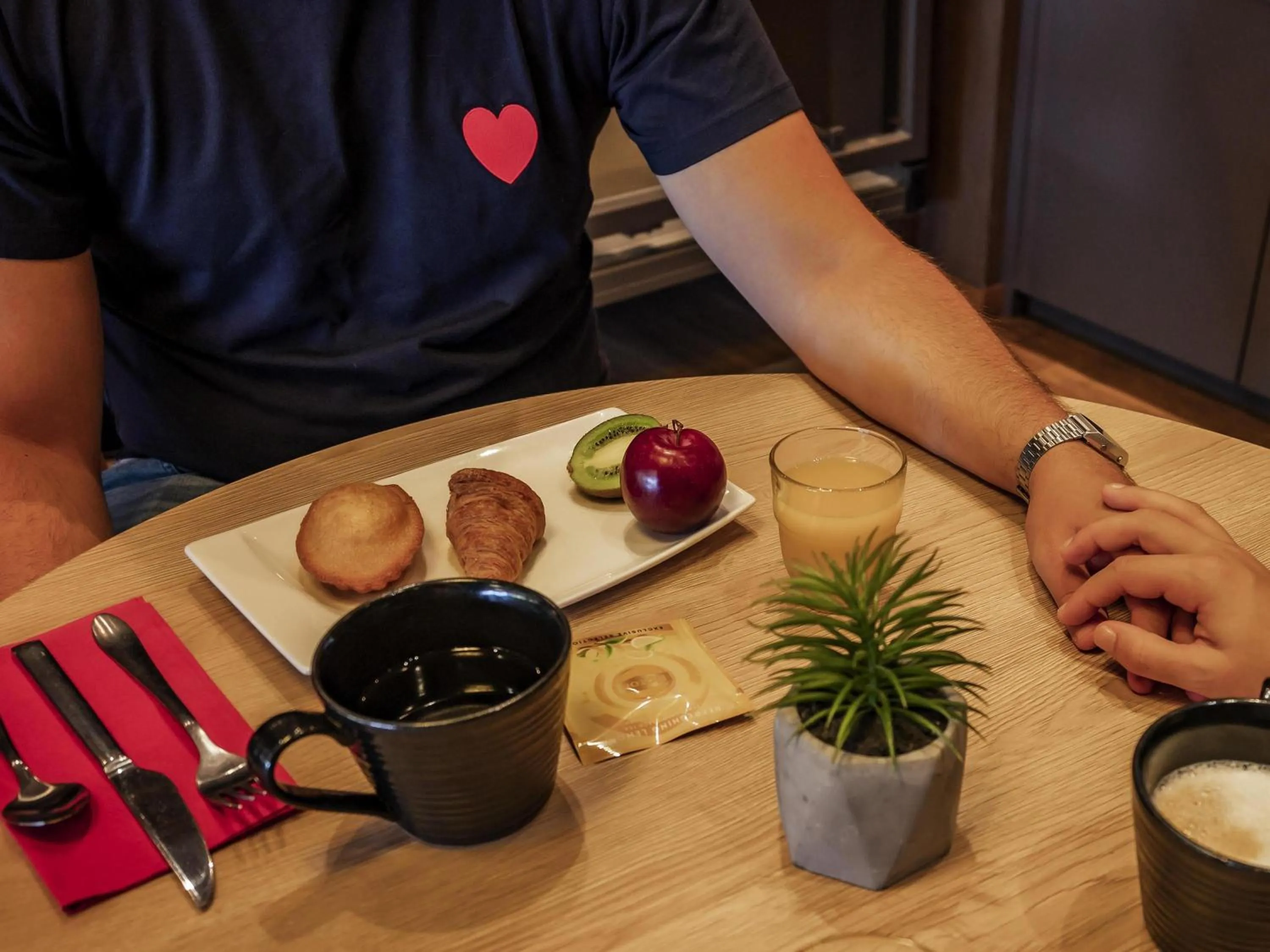 Breakfast in ibis Colmar Est - Hotel Restaurant en Alsace