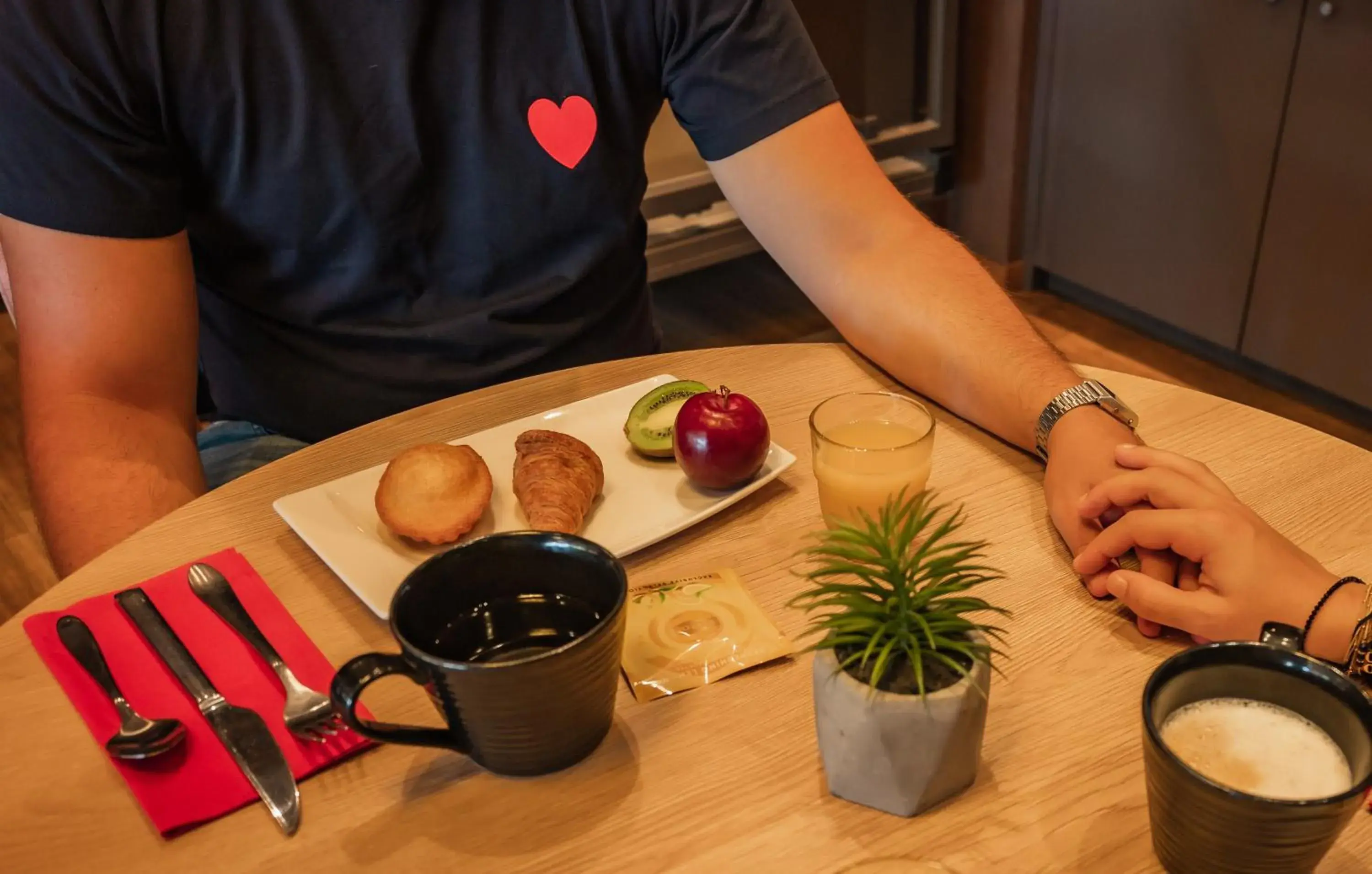 Breakfast in ibis Colmar Est - Hotel Restaurant en Alsace Breakfast in ibis Colmar Est - Hotel Restaurant en Alsace
