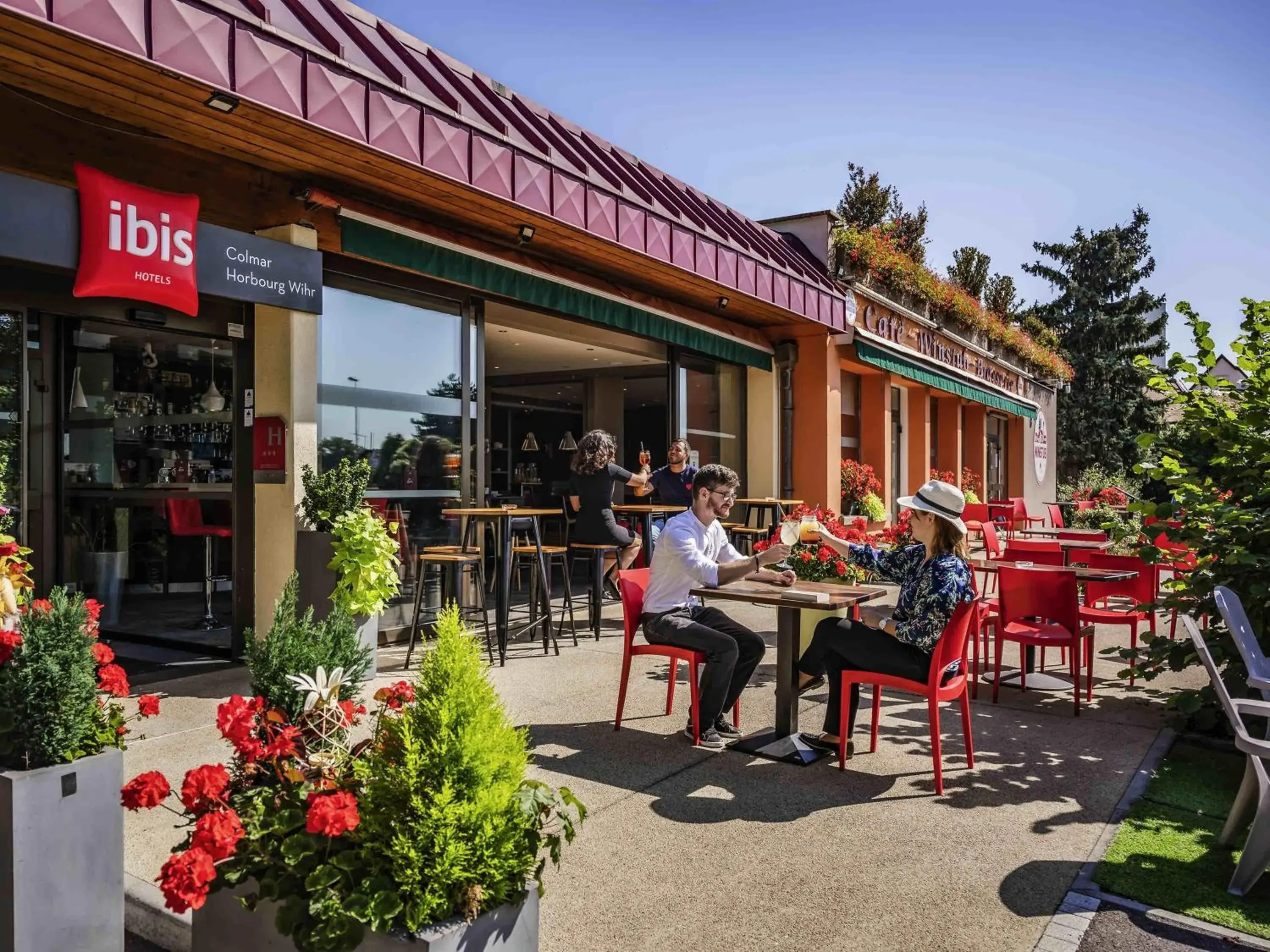 Property building in ibis Colmar Est - Hotel Restaurant en Alsace Property building in ibis Colmar Est - Hotel Restaurant en Alsace