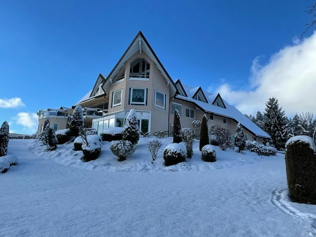 Property building in Sunside Ferien Wellness Oase Hotel Apartment's Schwarzwald am Schluchsee