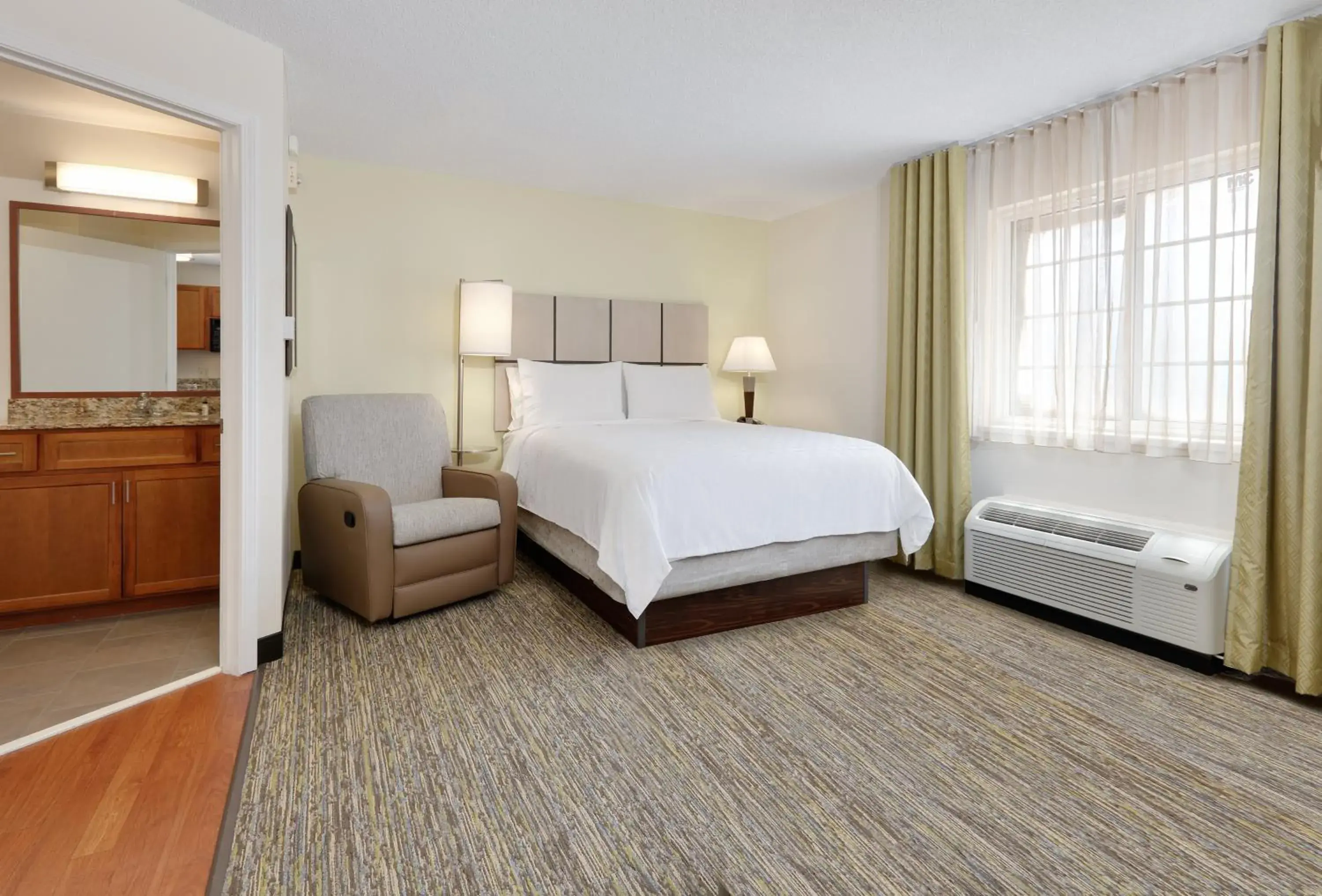 Photo of the whole room, Bed in Candlewood Suites Salina by IHG Photo of the whole room, Bed in Candlewood Suites Salina by IHG
