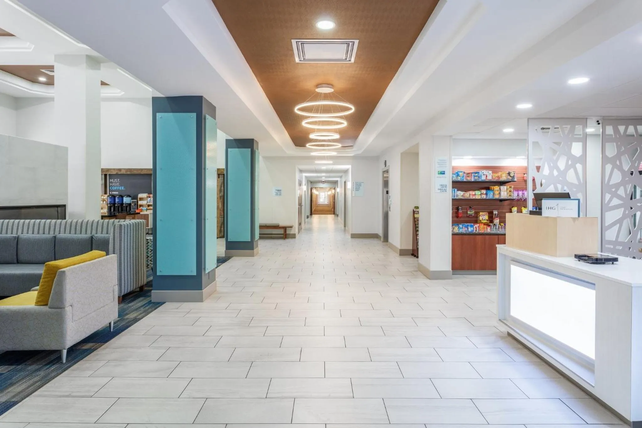 Property building in Holiday Inn Express & Suites Williamsburg by IHG