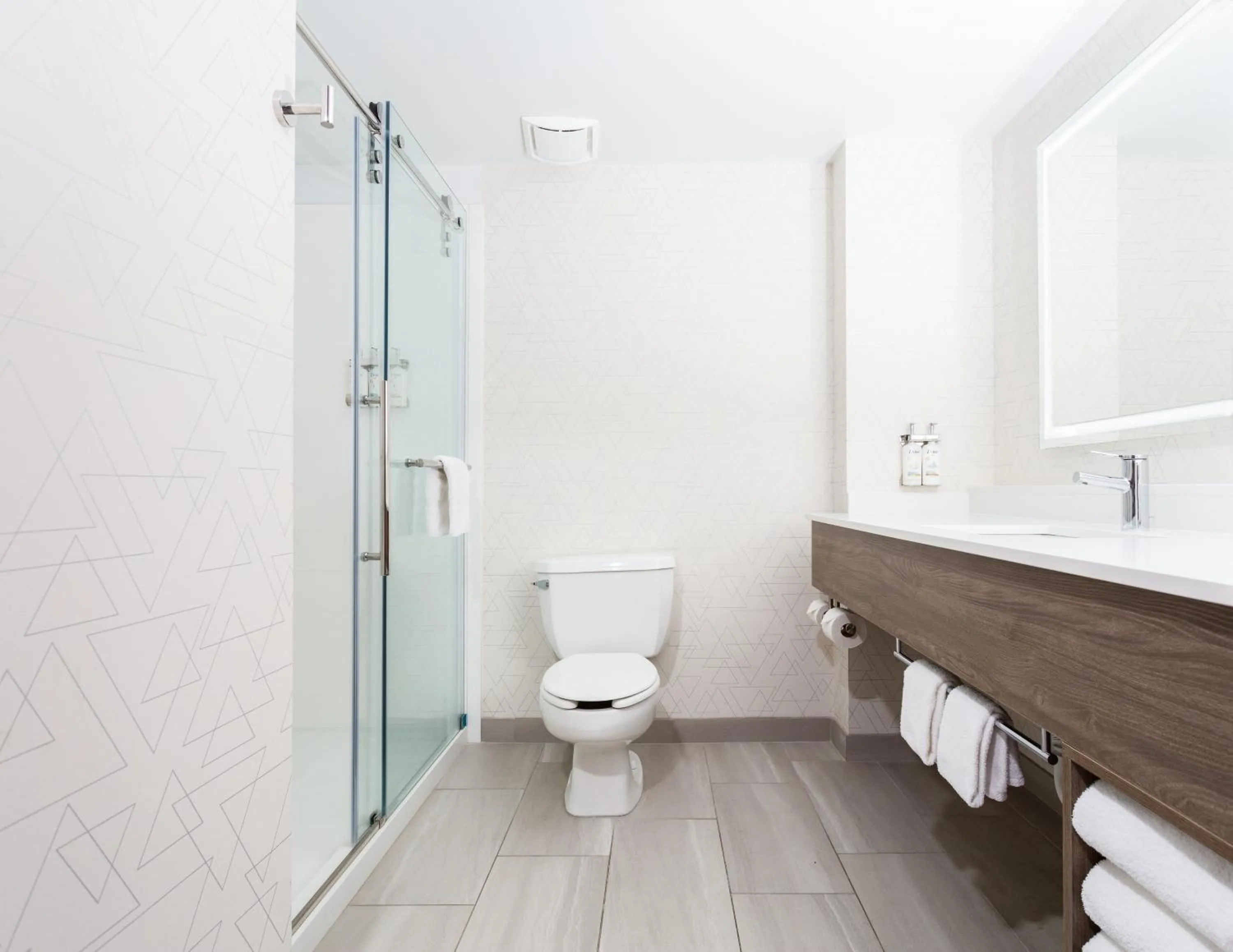 Bathroom in Holiday Inn Express & Suites Williamsburg by IHG