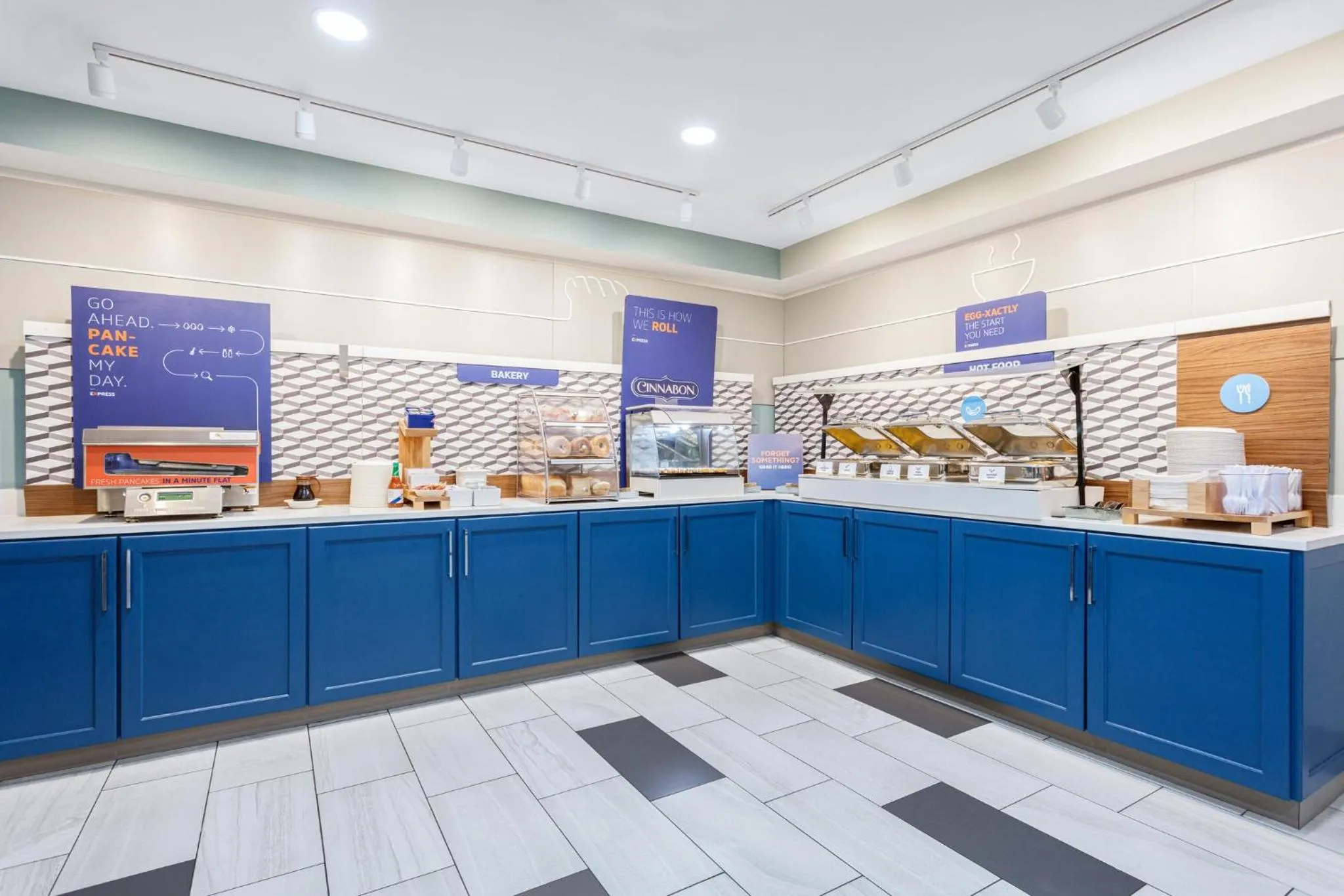 Breakfast in Holiday Inn Express & Suites Williamsburg by IHG