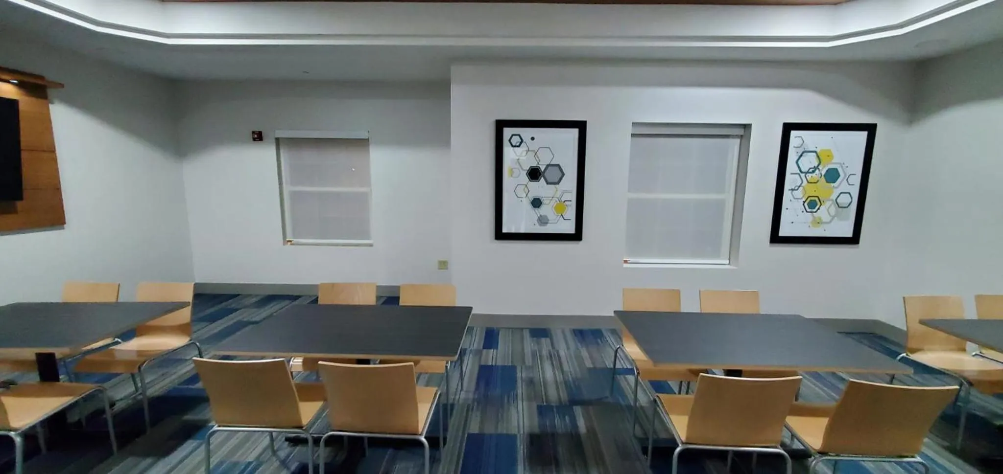 Meeting/conference room in Holiday Inn Express & Suites Williamsburg by IHG