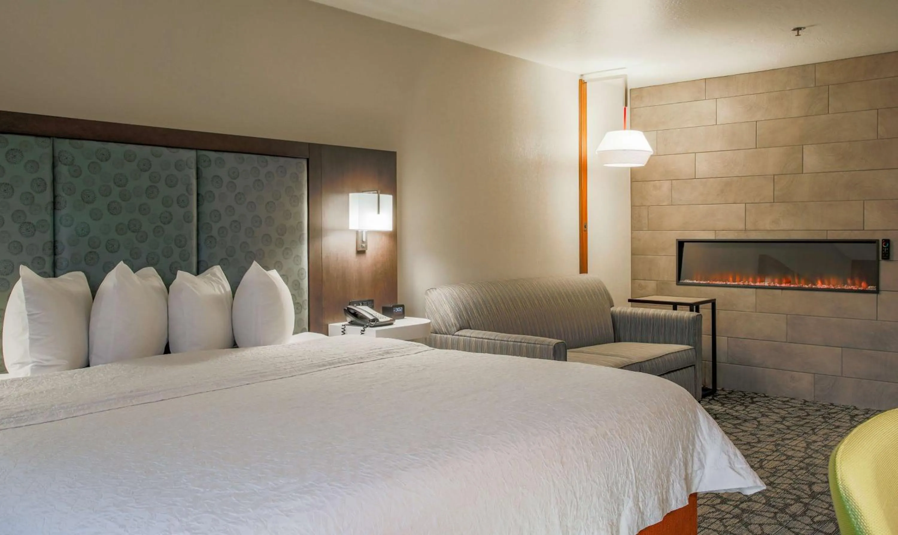 Living room, Bed in Hampton Inn Prescott