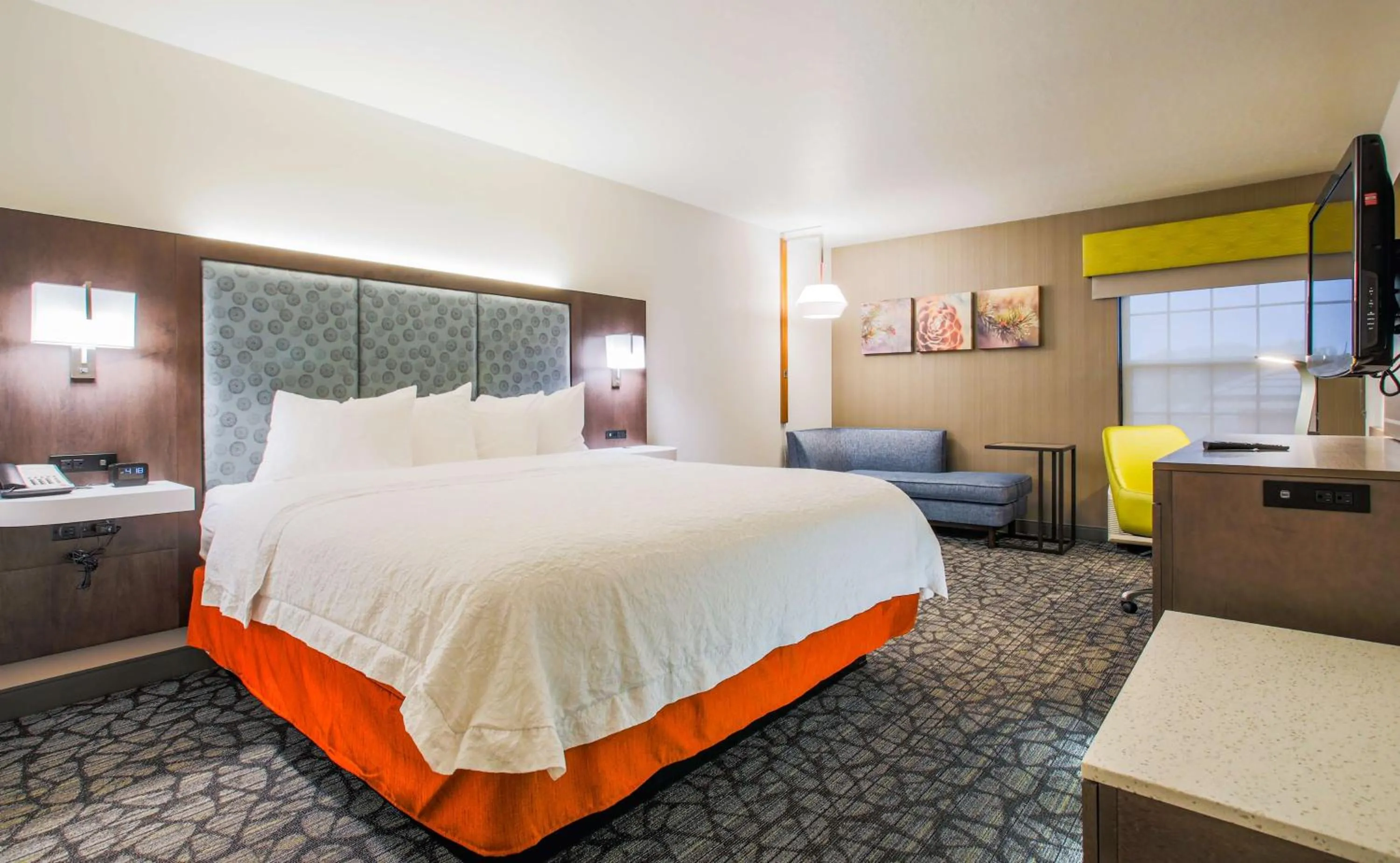 Living room, Bed in Hampton Inn Prescott