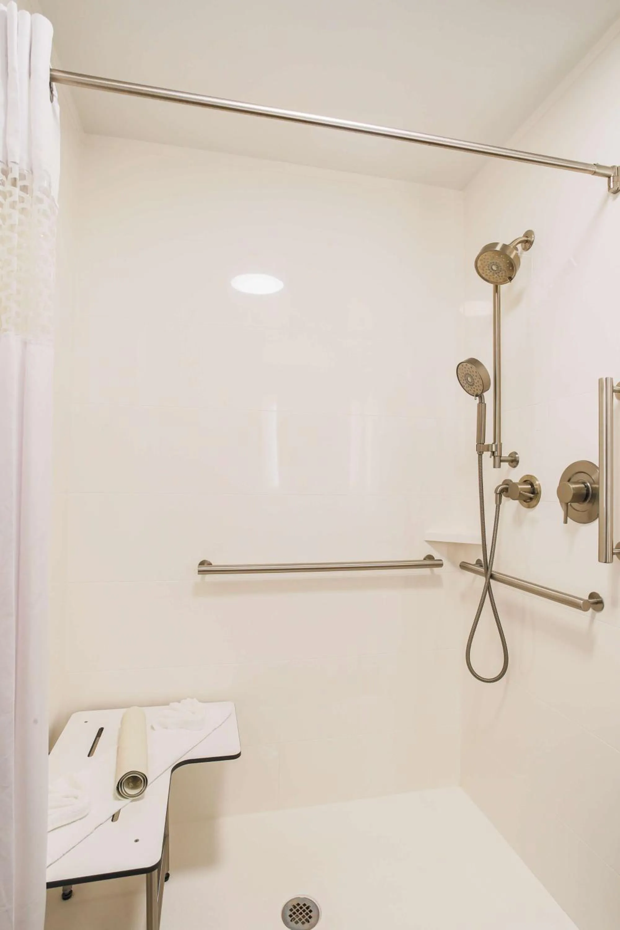 Bathroom in Hampton Inn Prescott