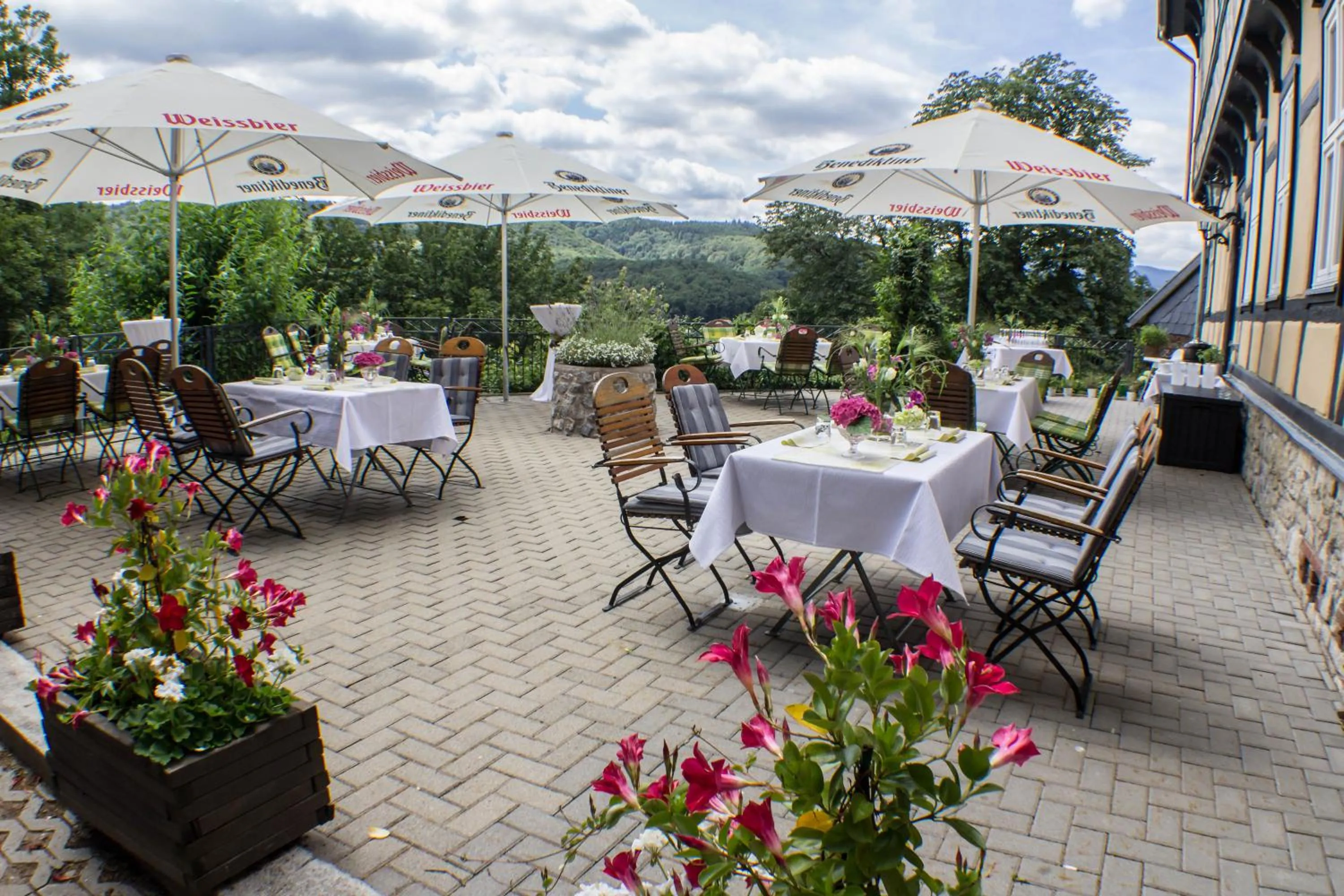 Restaurant/places to eat in Gasthaus und Ferienwohnungen "Zum Büchsenmacher"