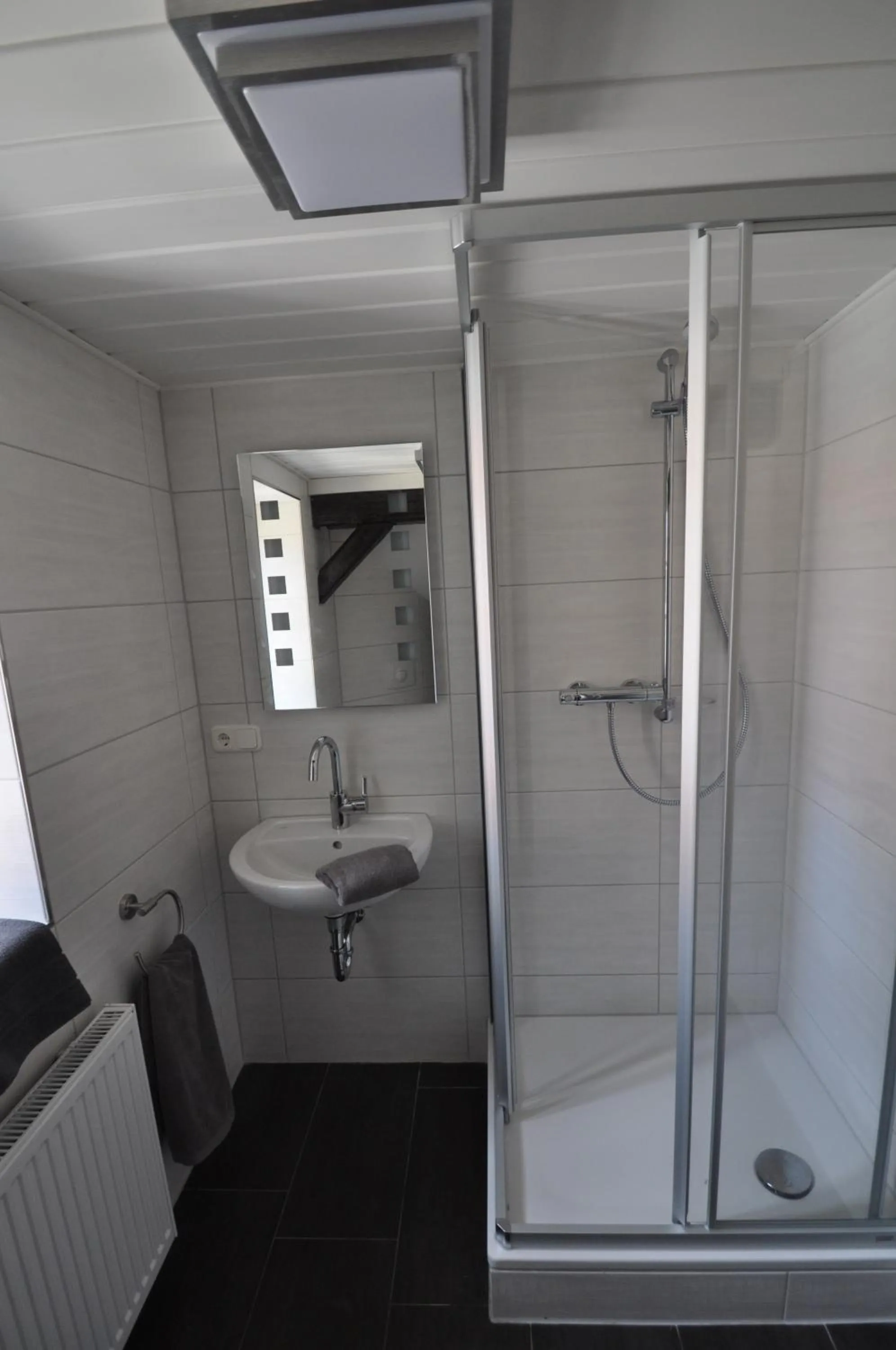 Bathroom in Gasthaus und Ferienwohnungen "Zum Büchsenmacher"