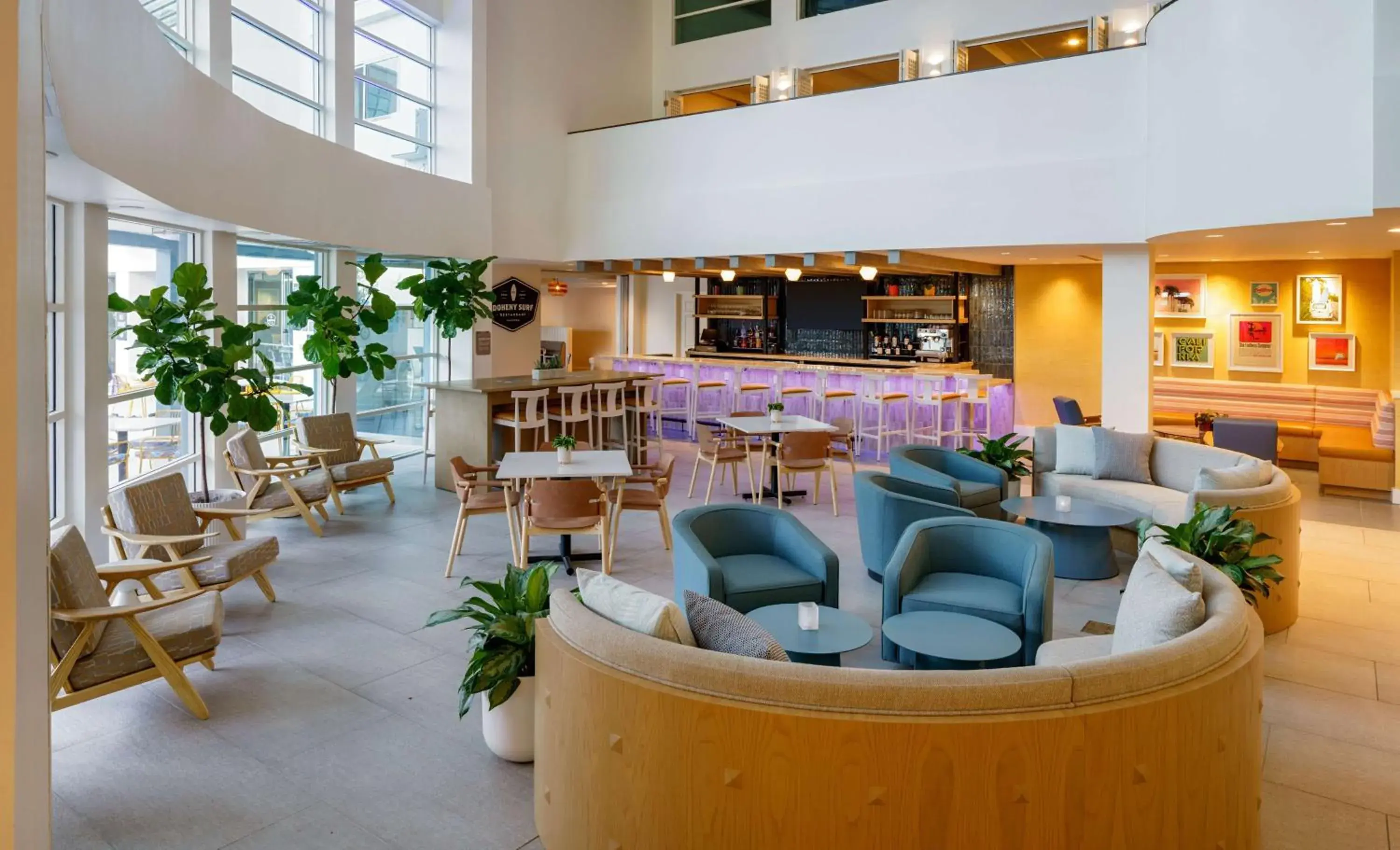 Lounge or bar in Hilton Garden Inn Dana Point Doheny Beach Lounge or bar in Hilton Garden Inn Dana Point Doheny Beach