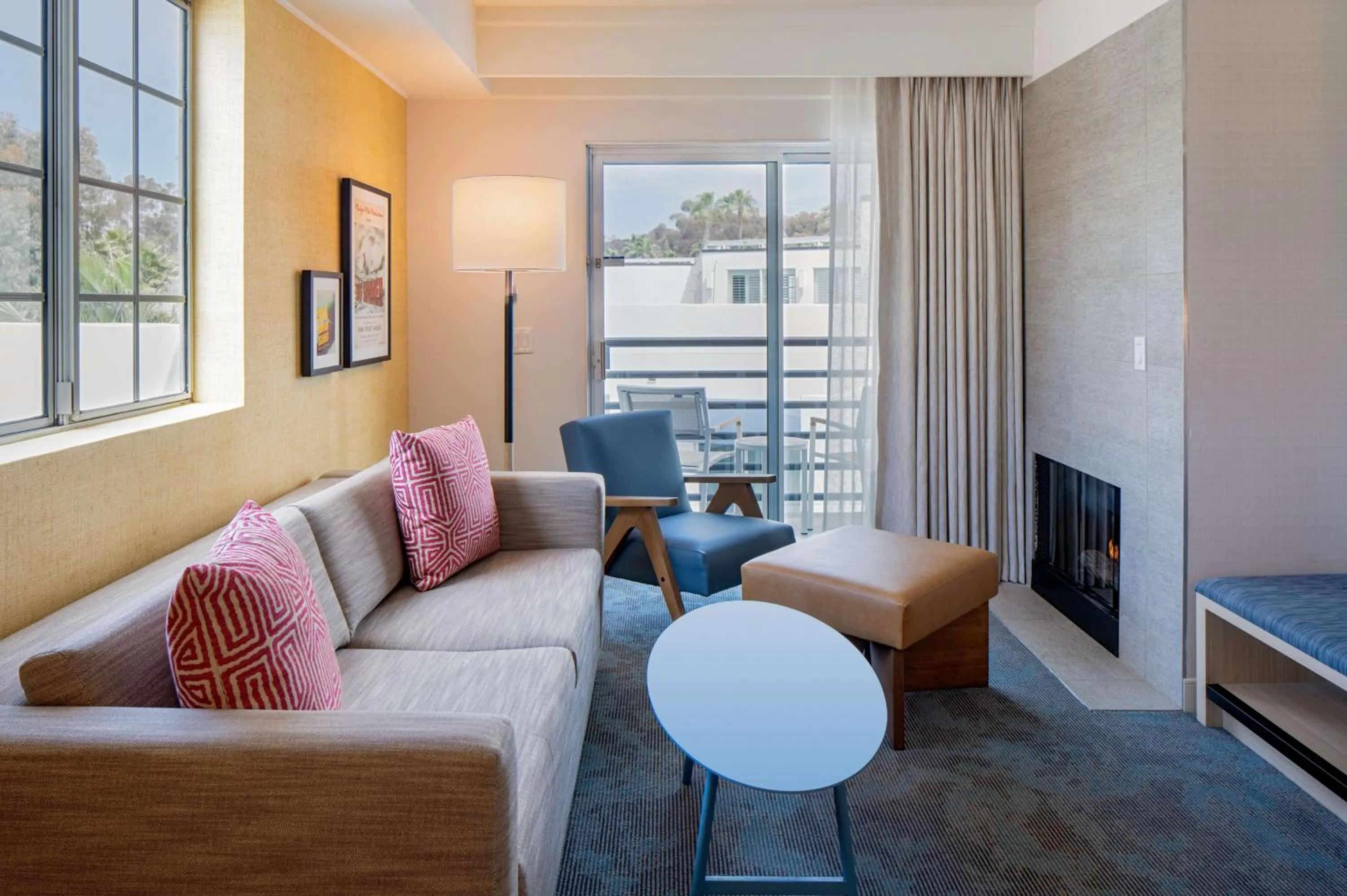 Living room in DoubleTree Suites by Hilton Doheny Beach