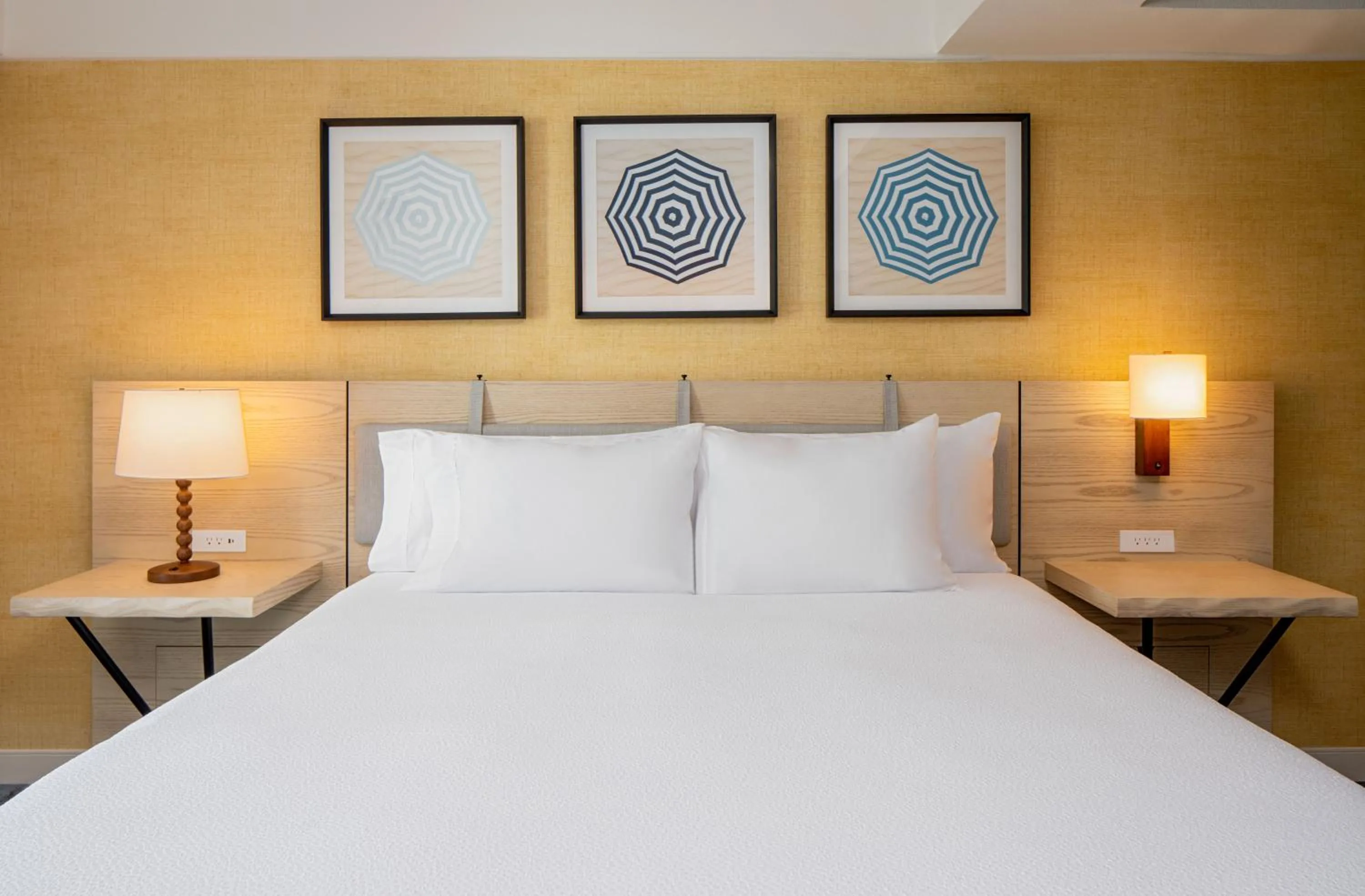 Bed in DoubleTree Suites by Hilton Doheny Beach